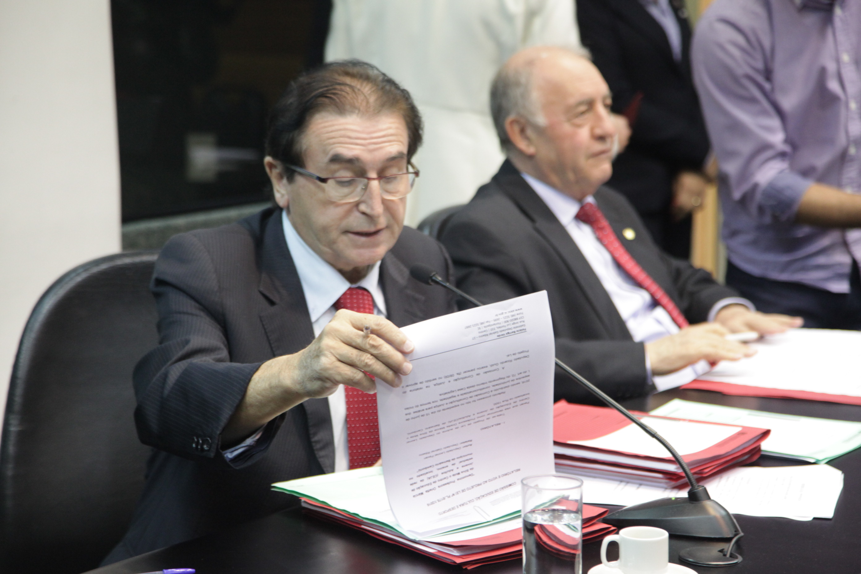 Deputado Antônio Aguiar (PMDB) em Comissão de Educação.