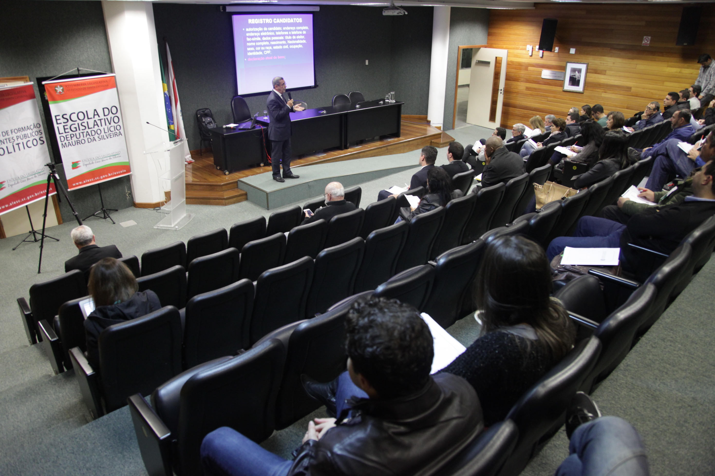 Palestra sobre Direito Eleitoral. José Alexandre Machado.
