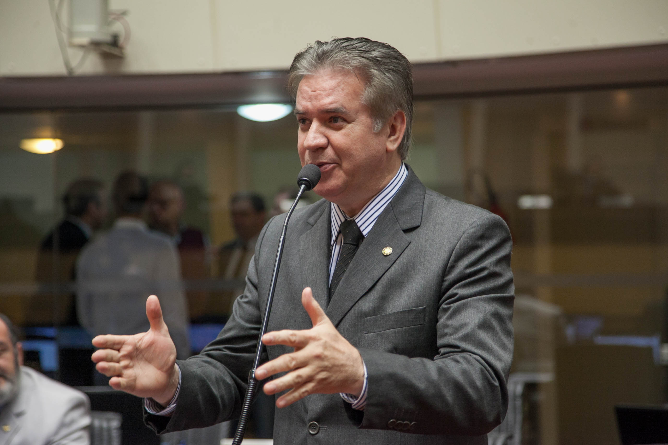 Deputado César Valduga (PCdoB) em Sessão Ordinária