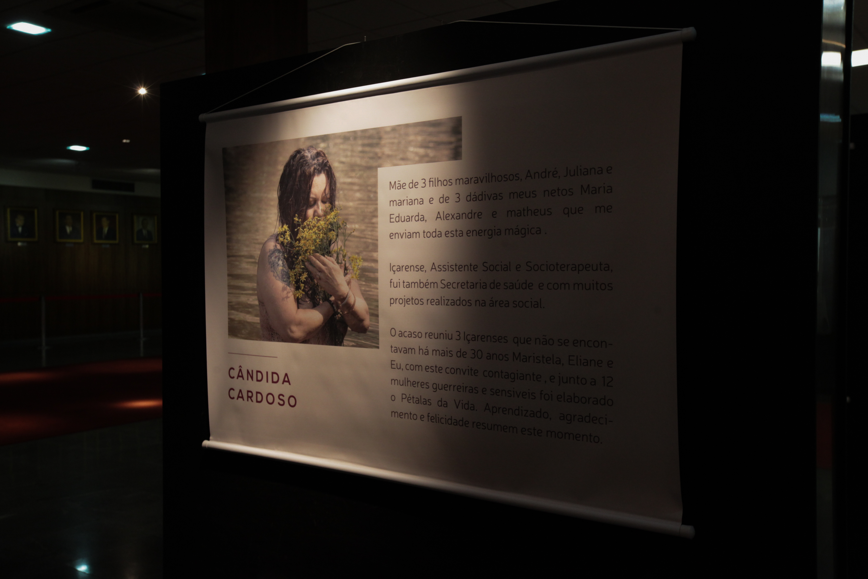 Exposição Pétalas da Vida.