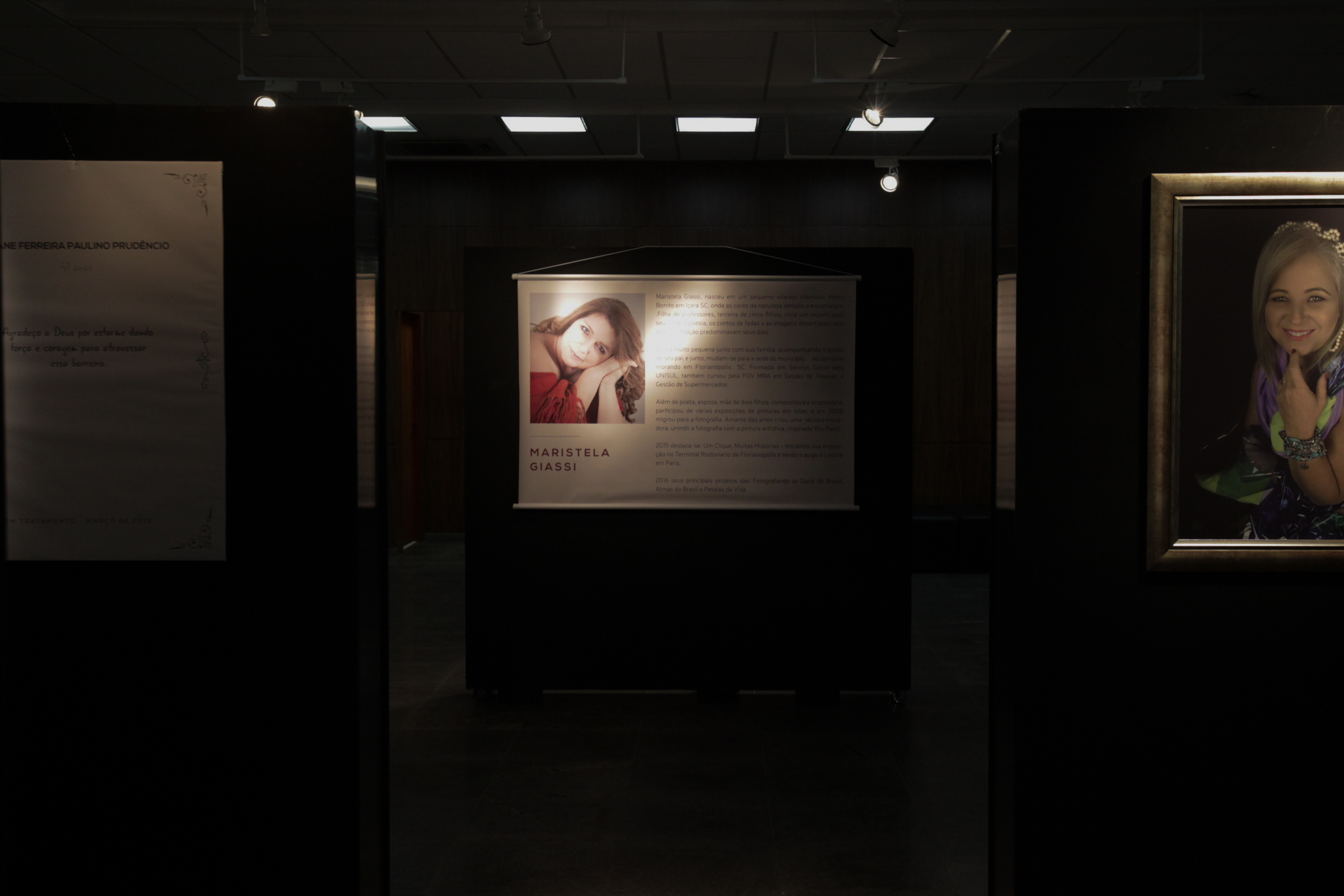 Exposição Pétalas da Vida.