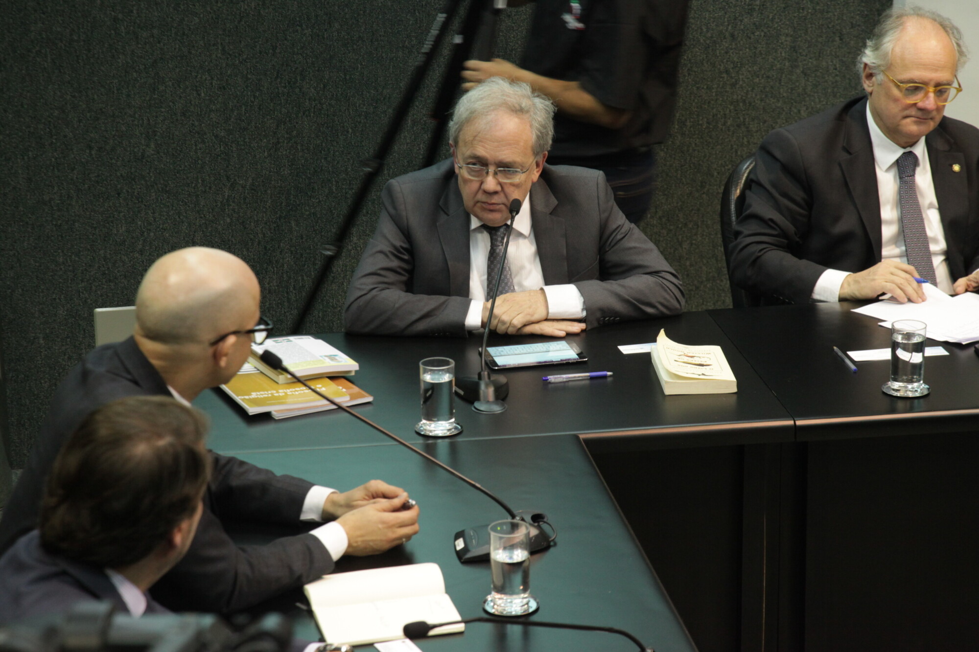 CPI ouve presidente da Associação Nacional de Farmacêuticos Magistrais