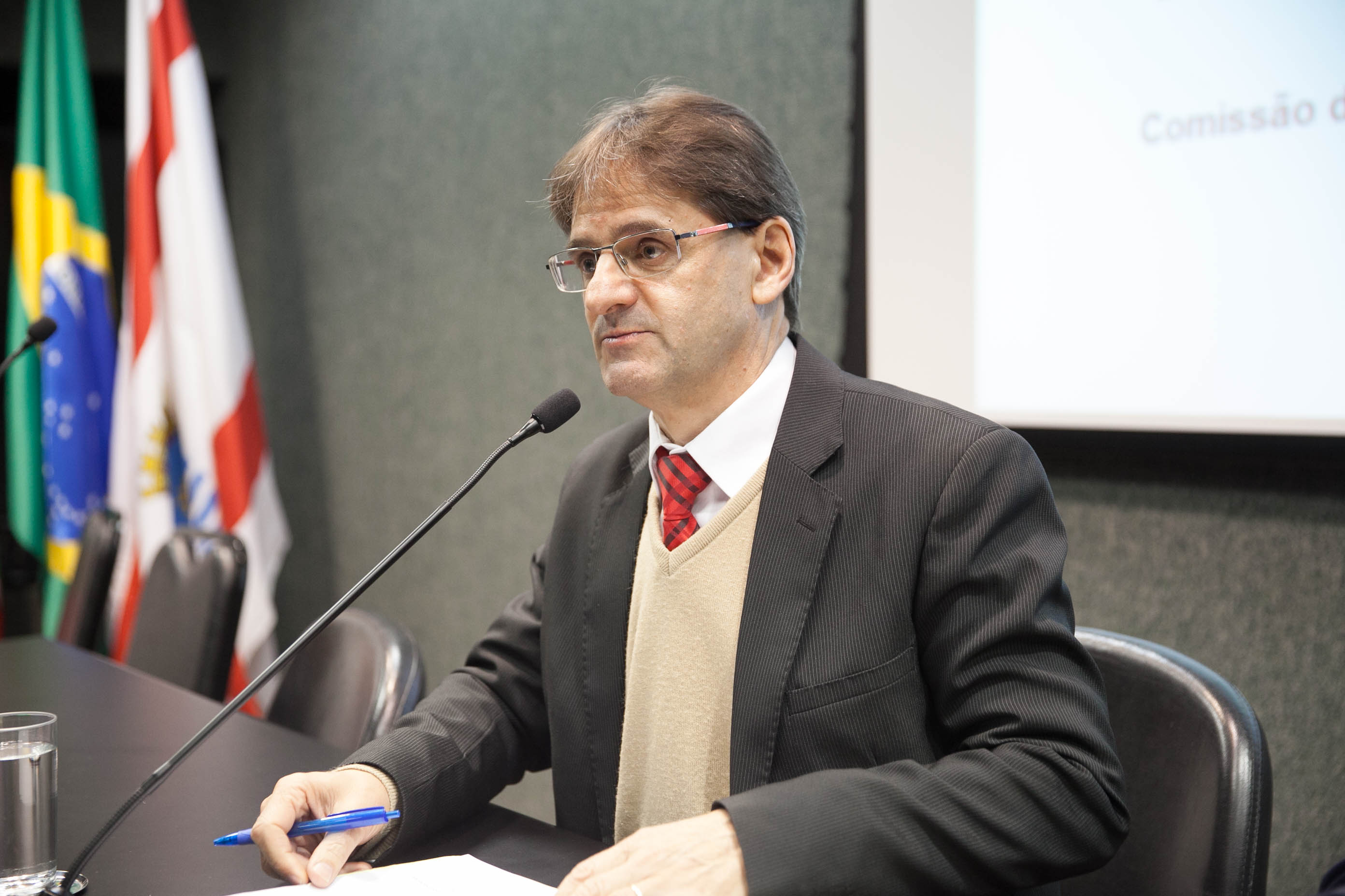 Deputado Neodi Saretta (PT) em Audiência Pública - Direito à Complementação da Aposentadoria dos Trabalhadores do Porto de Imbituba.