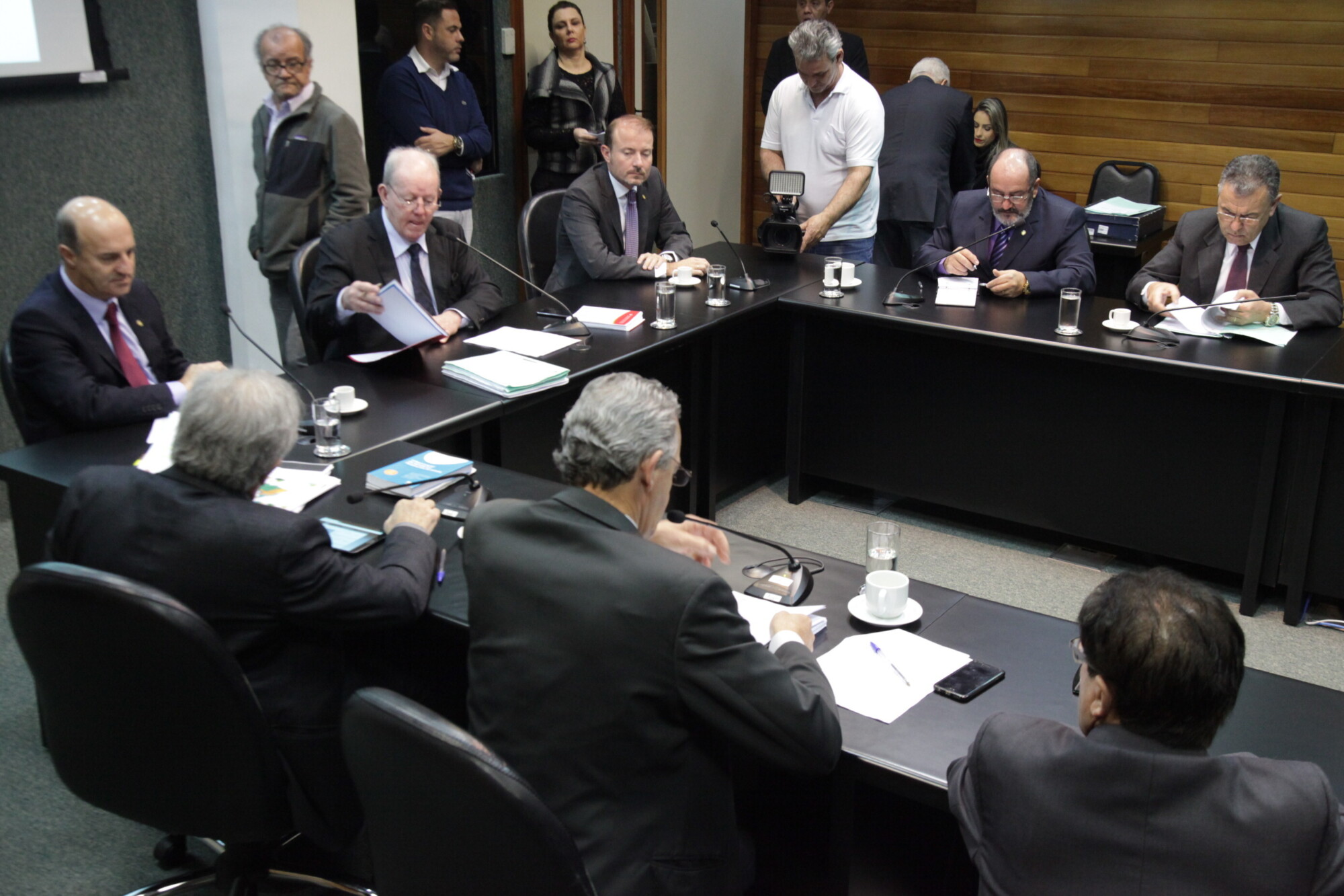 Produtos vencidos: Finanças aprova PL que amplia direitos do consumidor