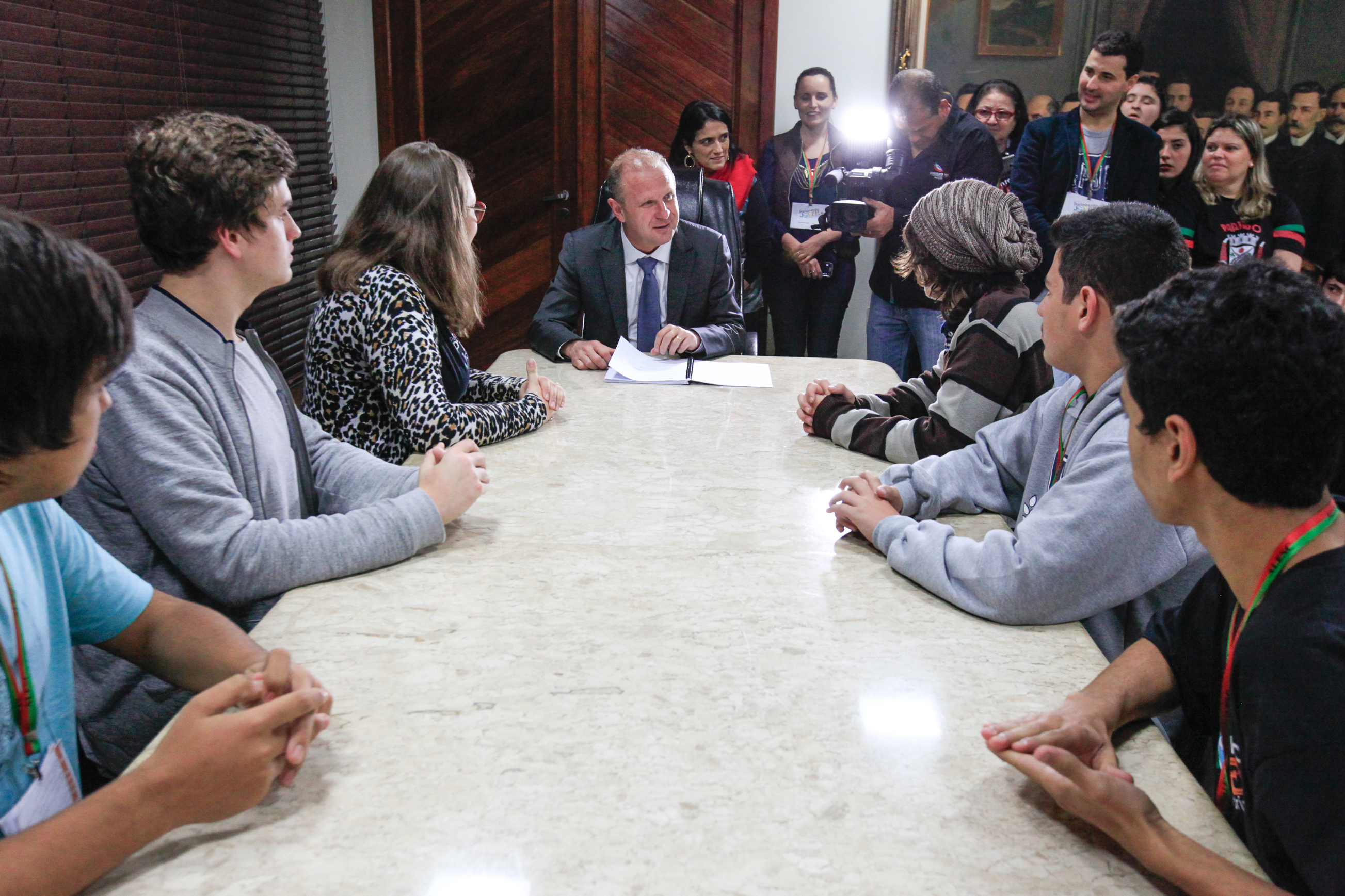 Parlamento Jovem visita Presidência da Assembleia. Foto:Miriam Zomer