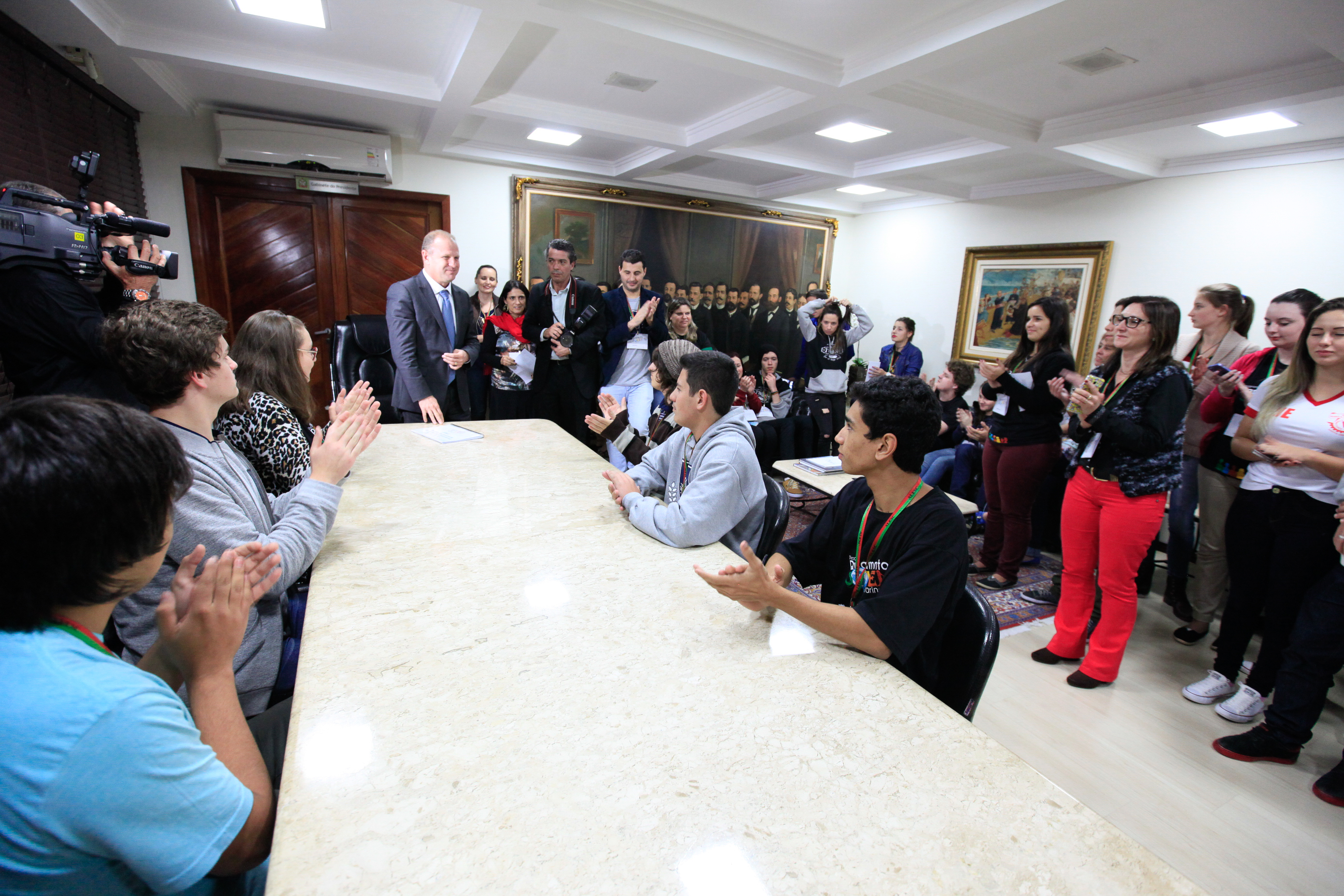 Parlamento Jovem visita Presidência da Assembleia. Foto:Miriam Zomer