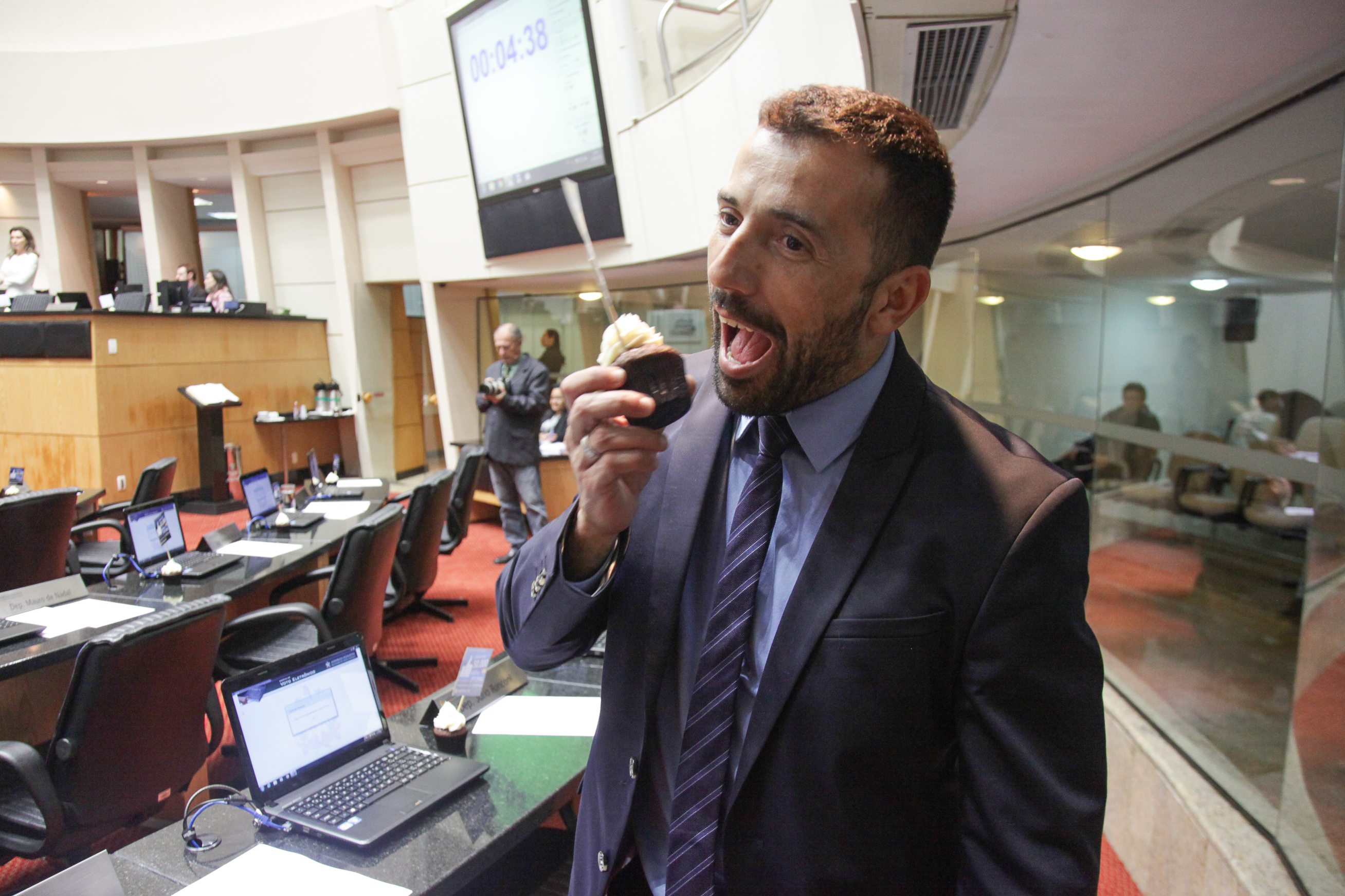 Alesc comemora 50mil likes no Facebook. Deputado Patrício Destro (PSB)