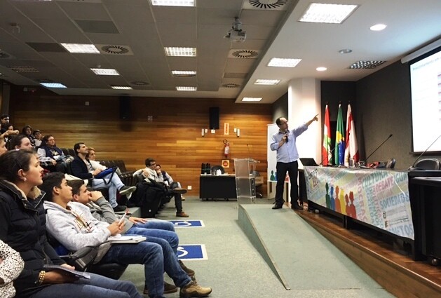 Parlamento Jovem aborda “Desafios do sistema democrático brasileiro”
