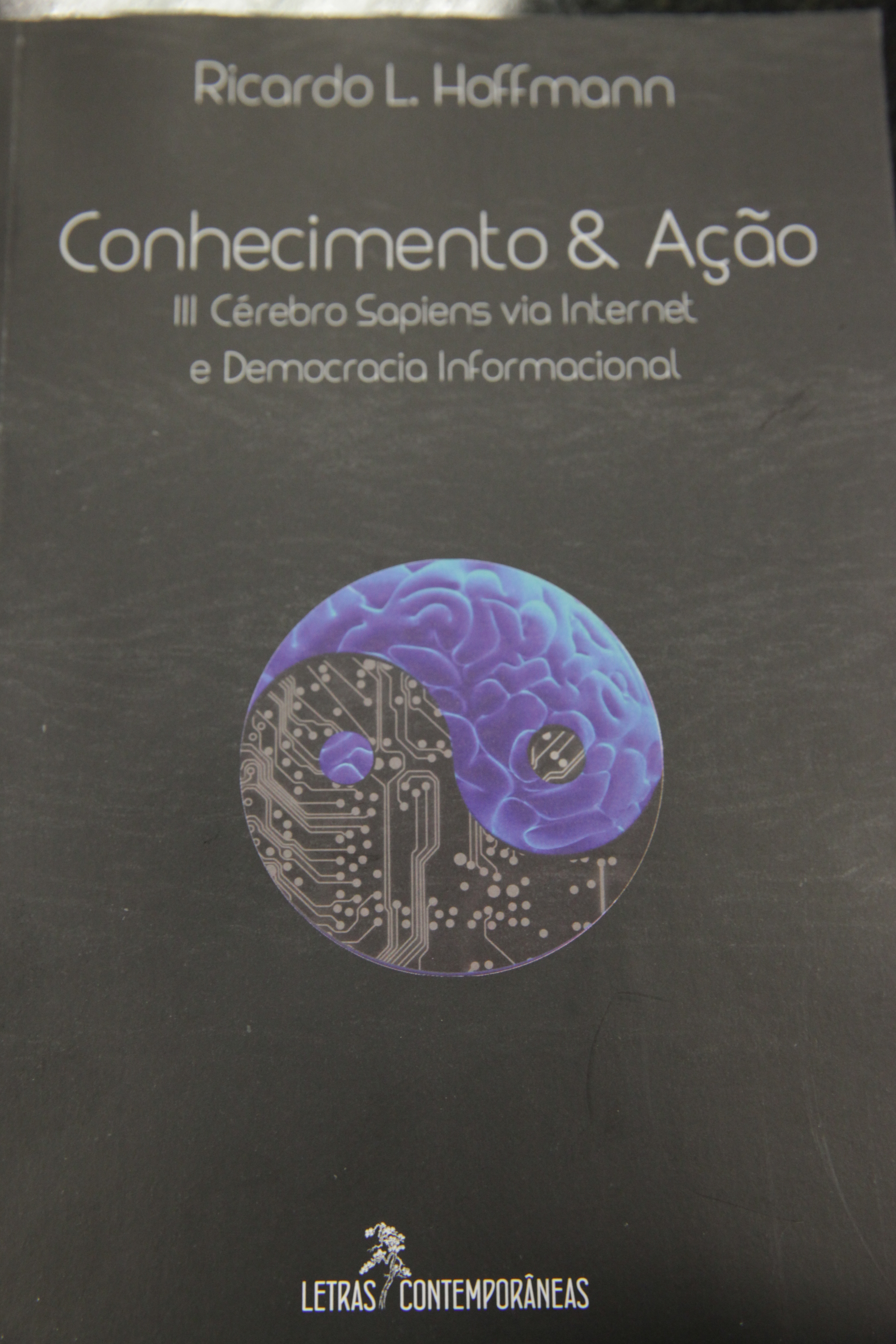 Lançamento Literário Conhecimento e Ação.