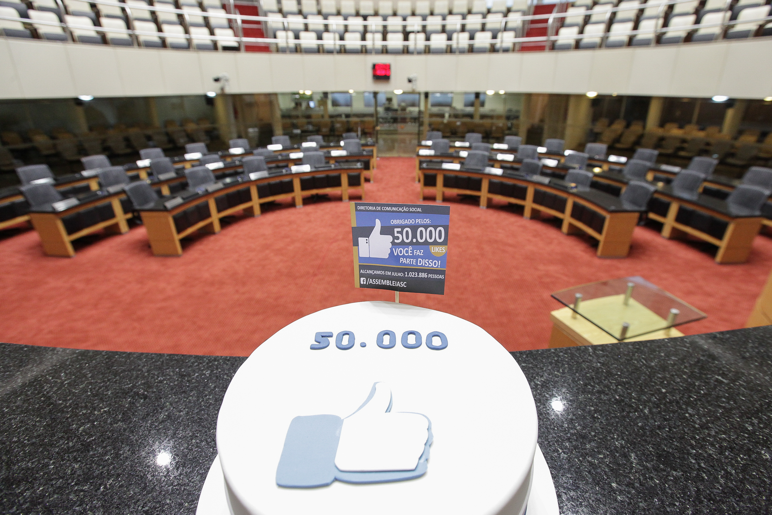 Alesc comemora 50mil likes no Facebook.