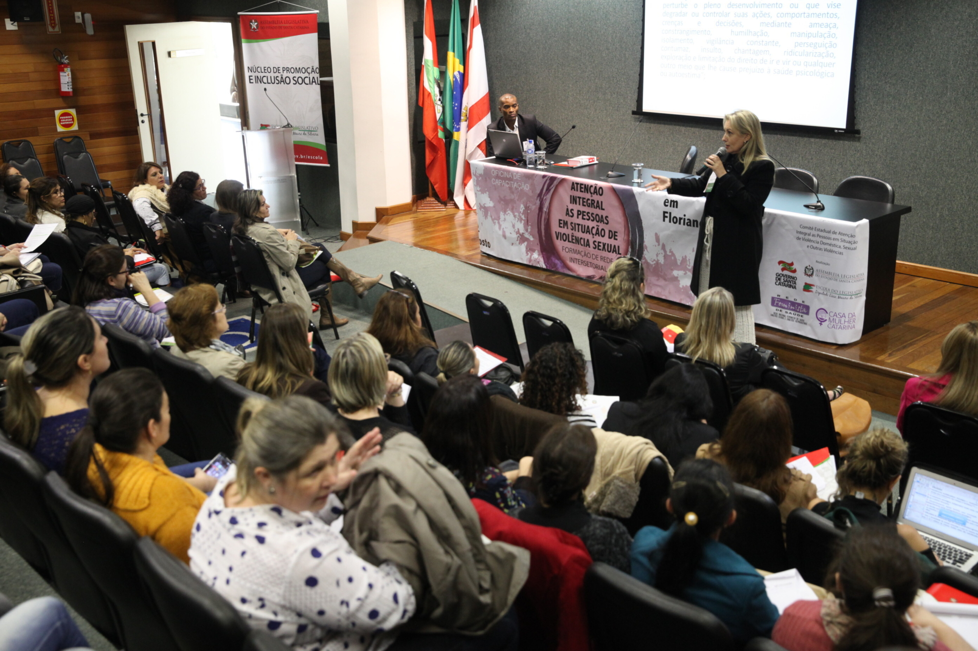 Oficina propõe a criação de rede de apoio às vítimas de violência sexual