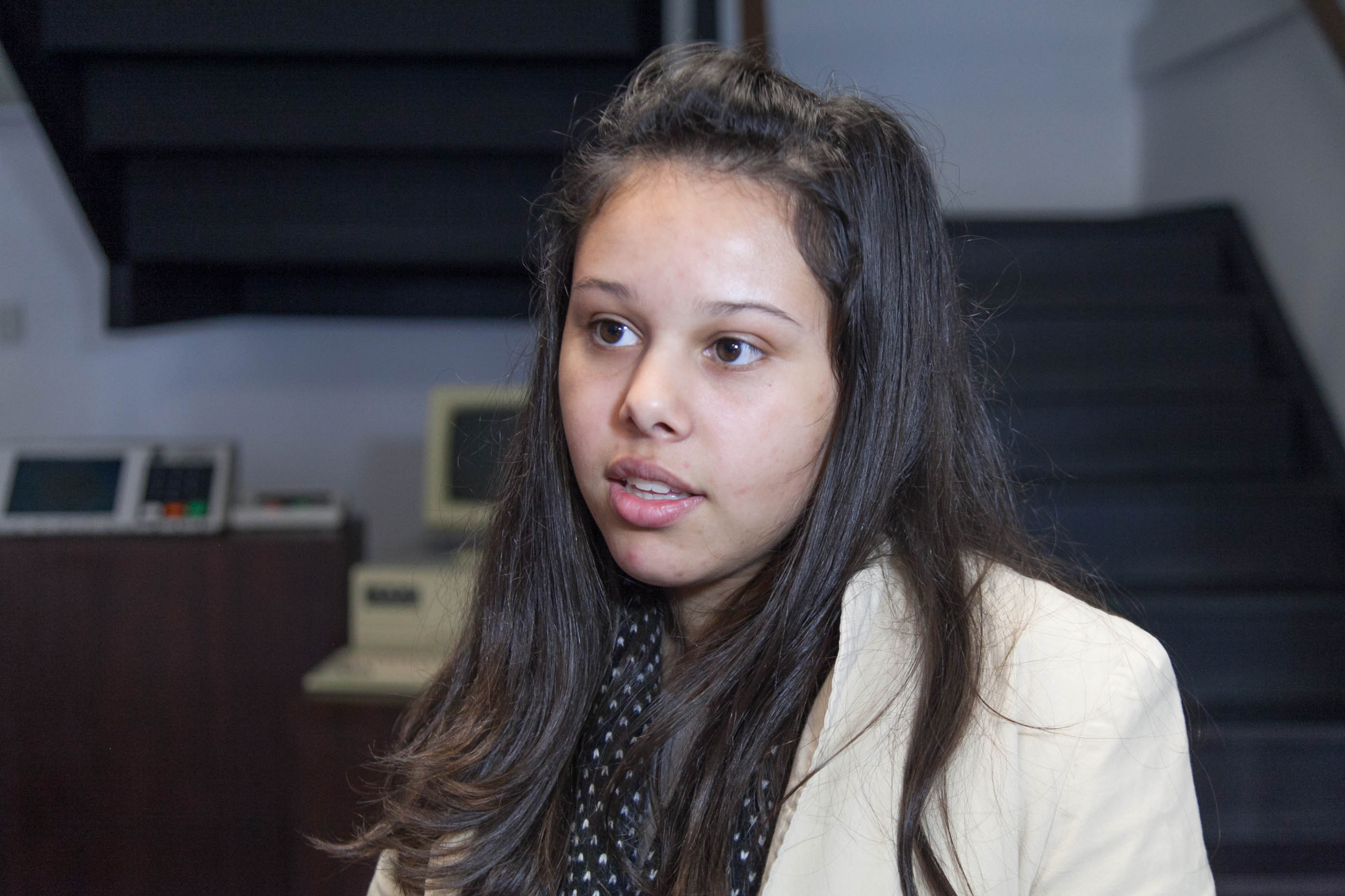 Cloer Chagas, aluna da Escola Henrique Stodieck em Visita de Estudantes ao TRE