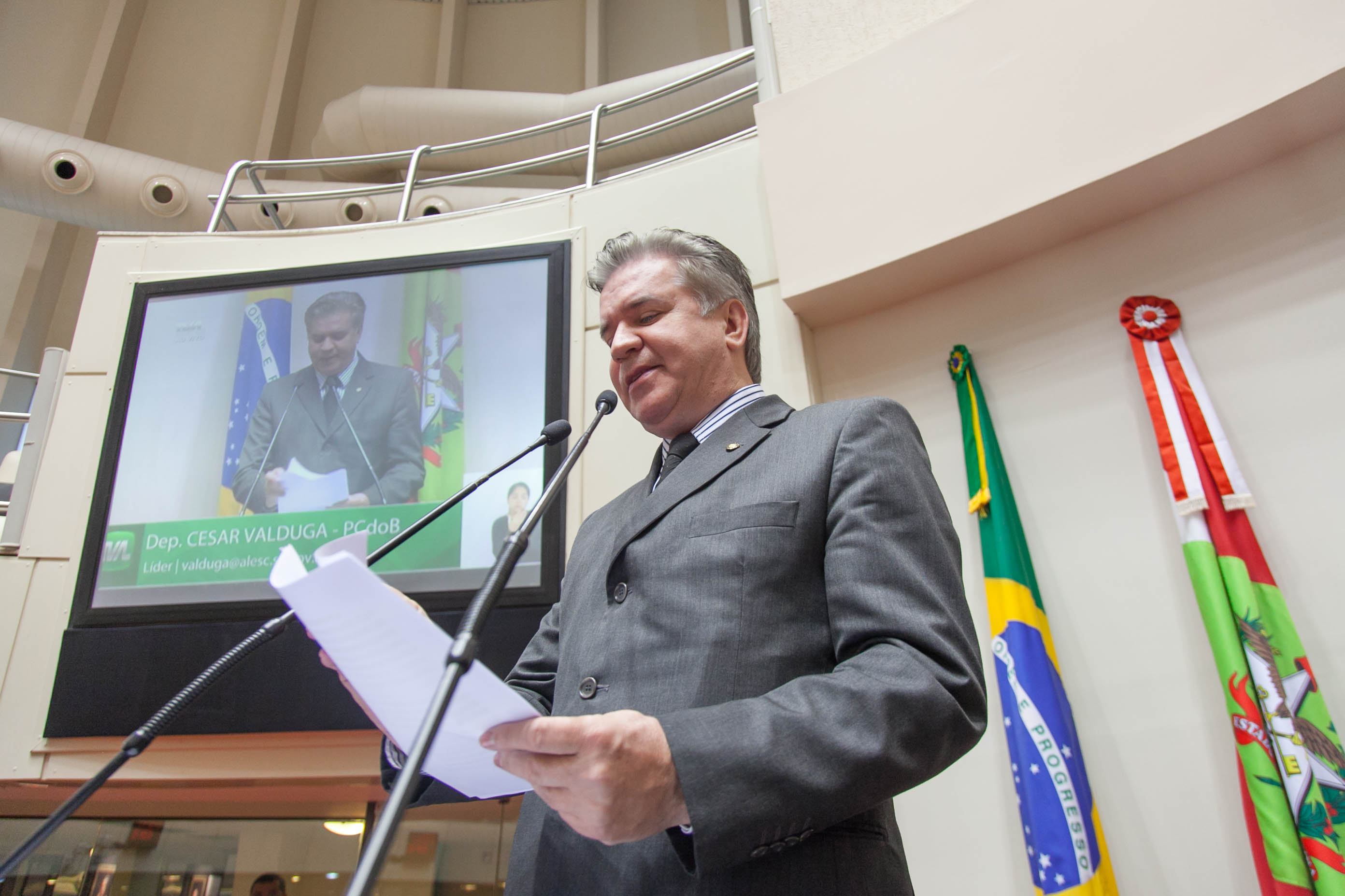 Deputado César Valduga (PCdoB) em Sessão Ordinária