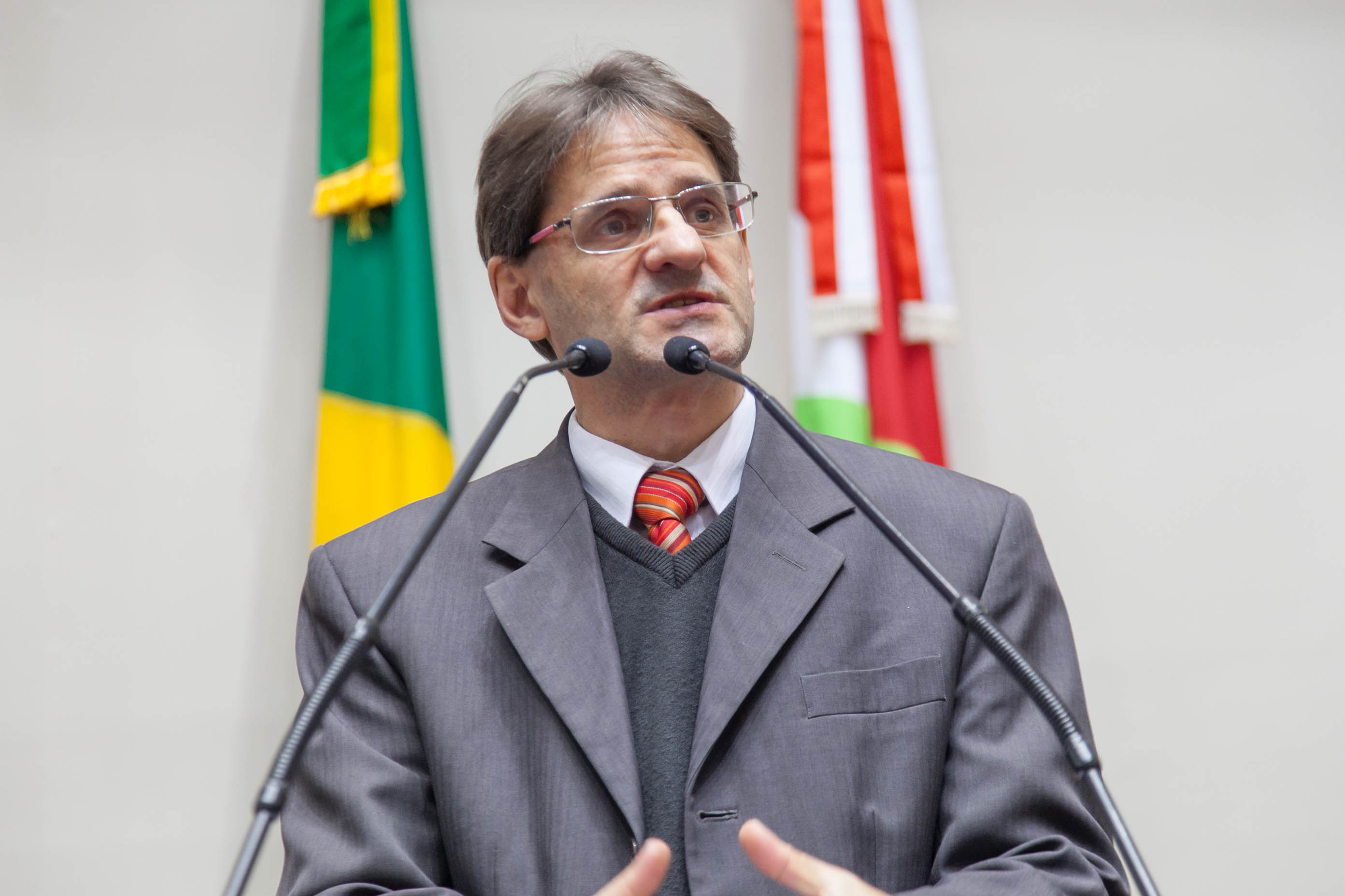 Deputado Neodi Saretta (PT) em Sessão Ordinária