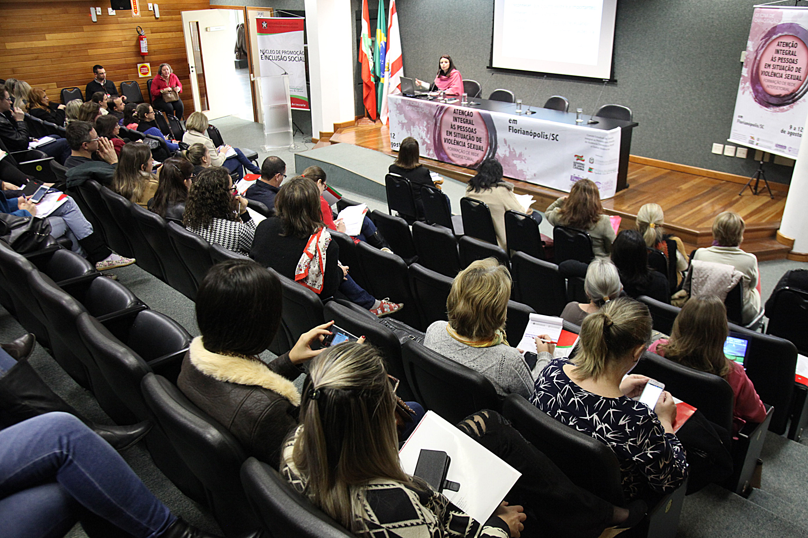 Escola do Legislativo Promove Oficinas de Capacitação.