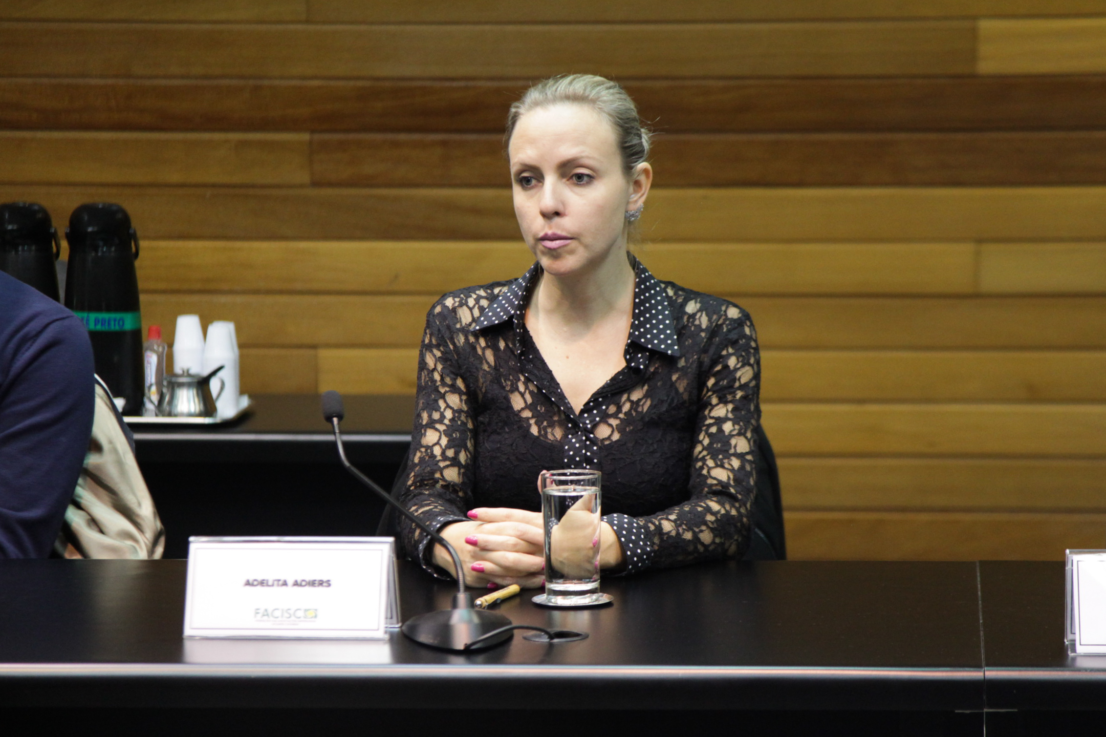 Comissão de Responsabilidade Social. Adelita Adiers (FACISC).