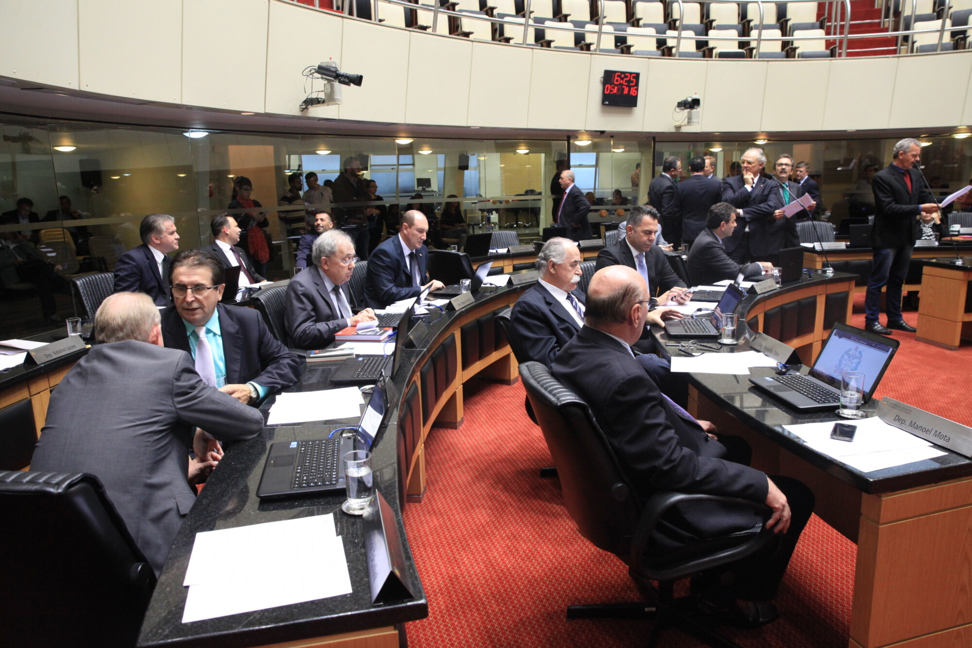 Deputados aprovaram 146 projetos no decorrer do primeiro semestre