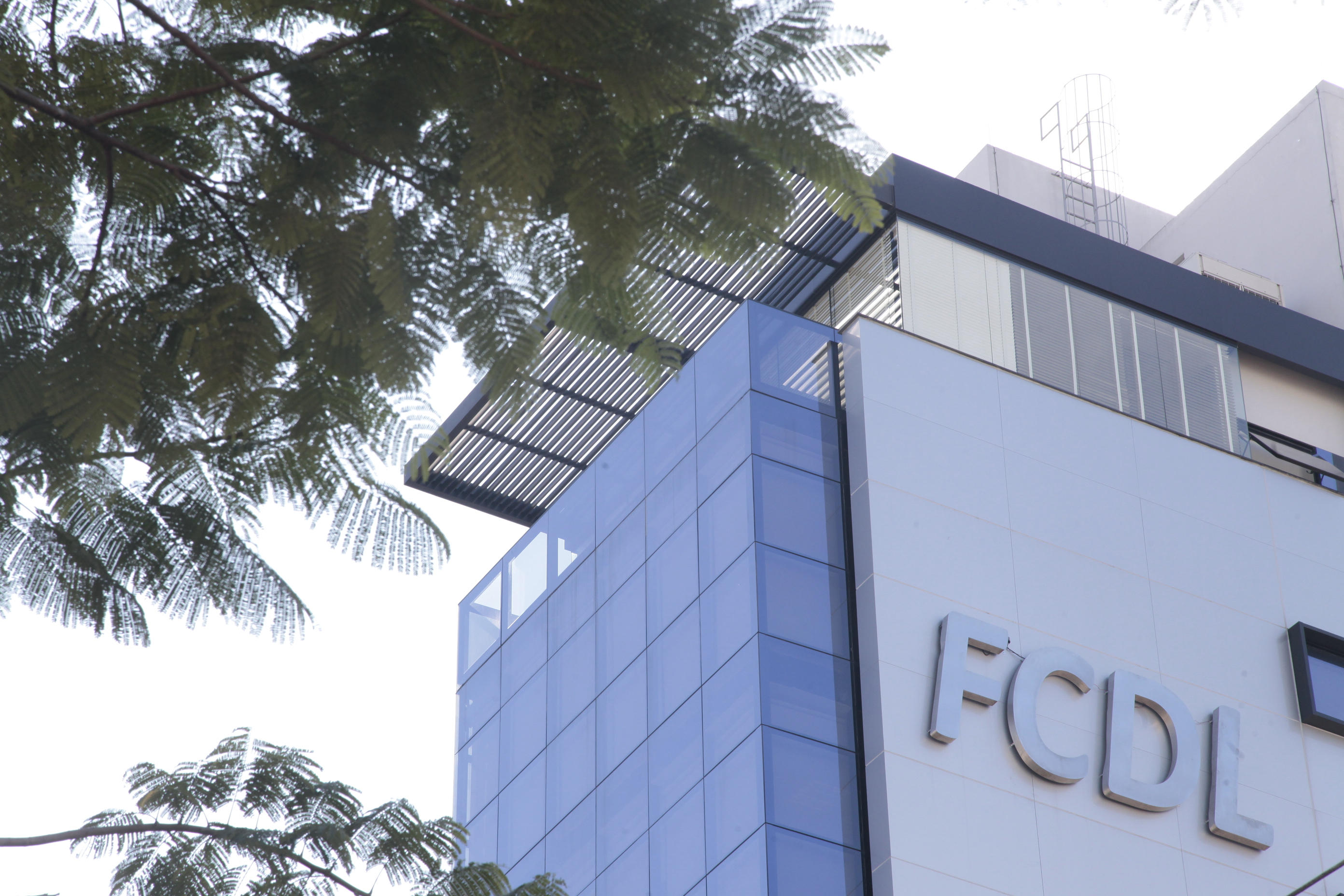 Cartilha Orienta os Lojistas da FCDL