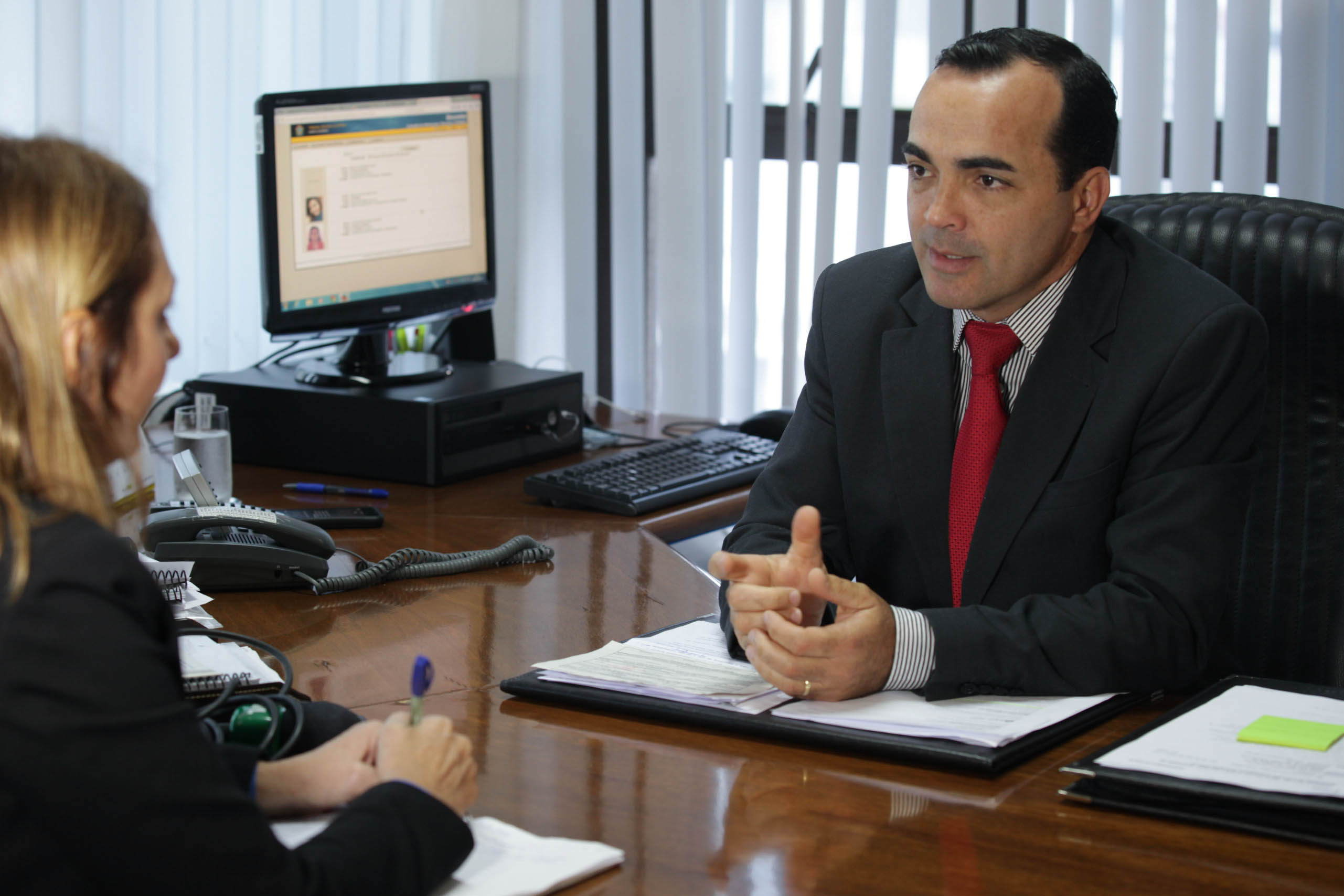 Convênio entre o Programa Antonieta de Barros e o TRE.