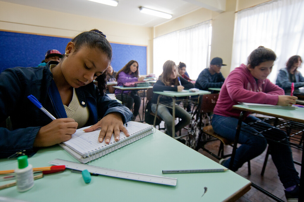 Encontro debate estratégias para implantação de políticas em educação