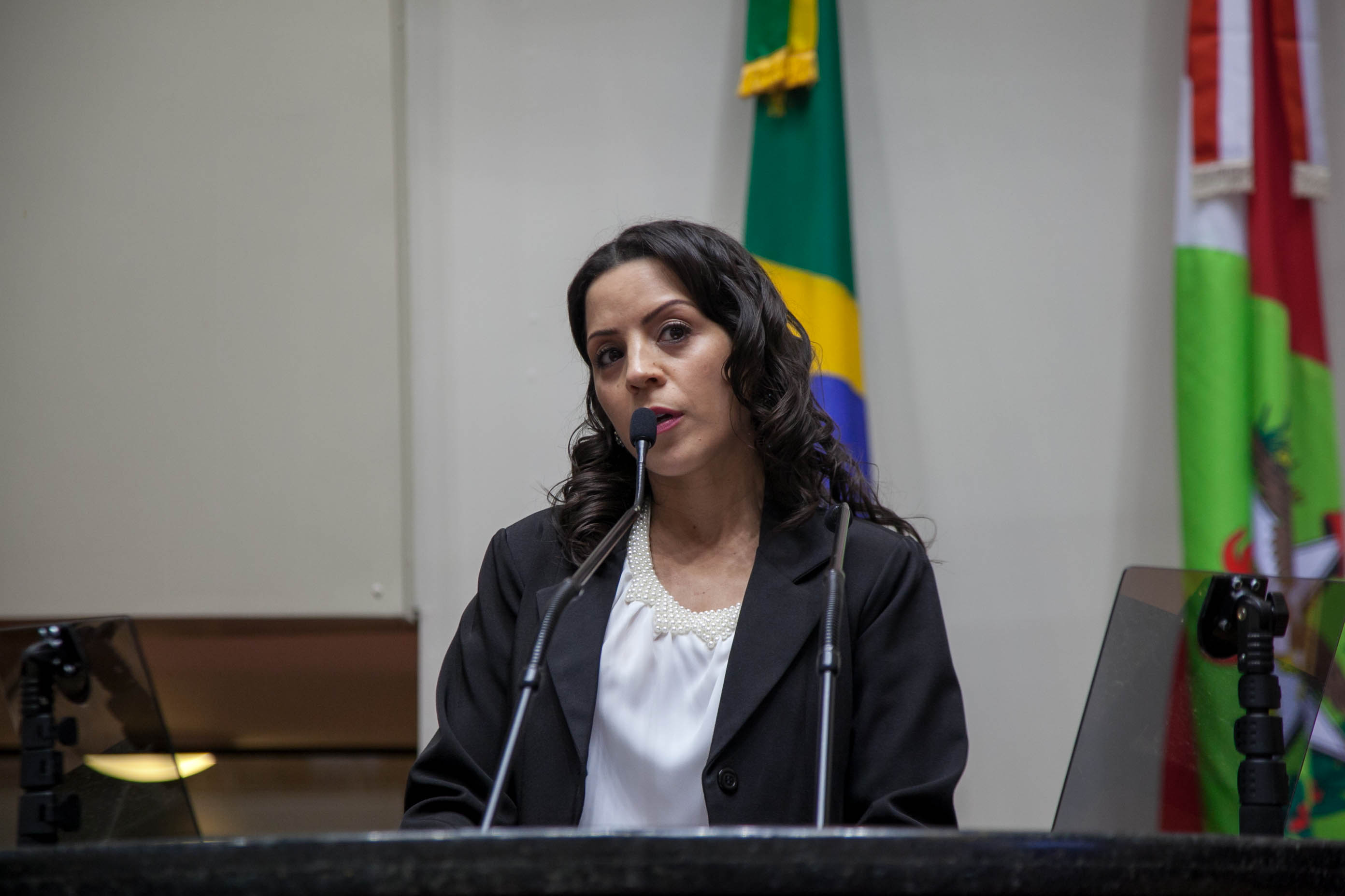 Delegada Michele Alves Correa Rebelo, gerente de Fiscalização de Jogos e Diversão da Policia Civil de Santa Catarina - Audiência Pública: Bebidas Alcóolicas nos Estádios