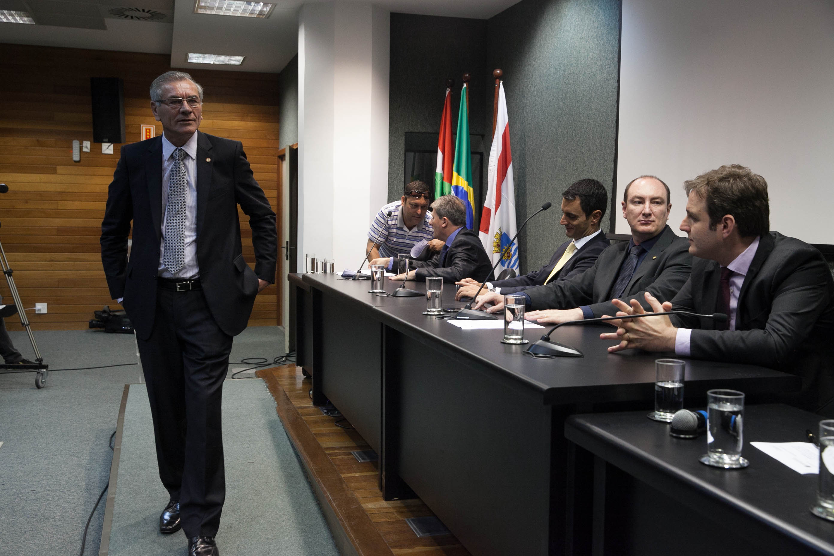 Comissão Conjunta: CCJ, Trabalho e Finanças