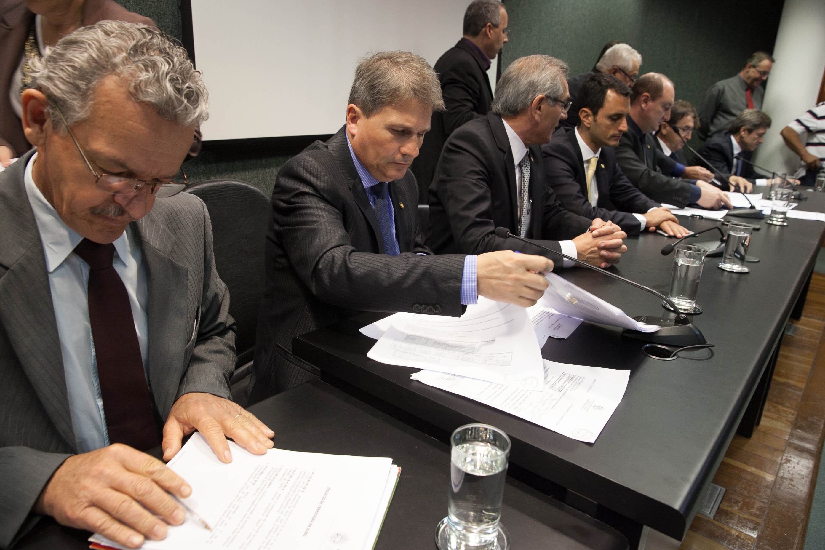 Comissão Conjunta: CCJ, Trabalho e Finanças