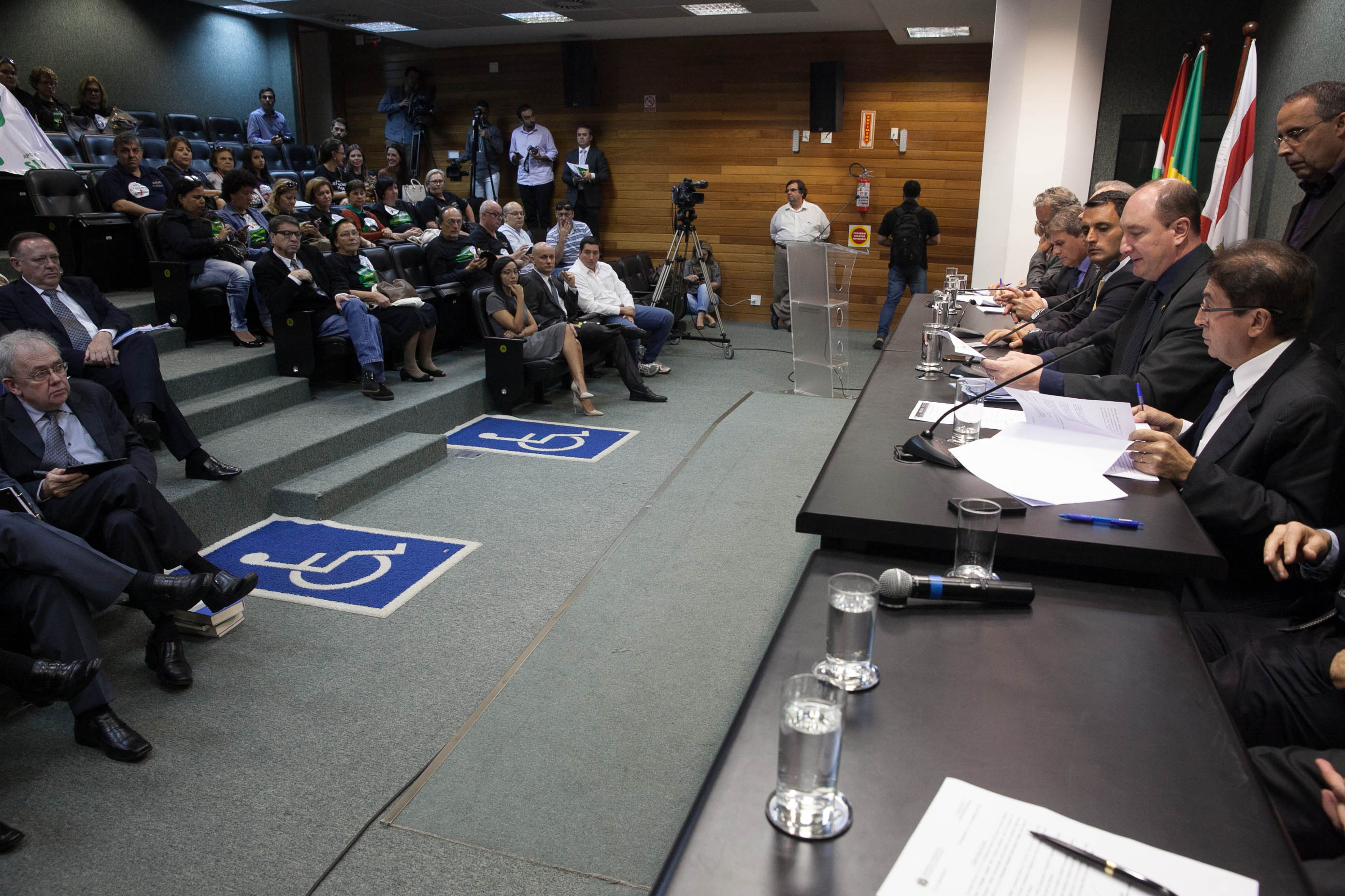 Comissão Conjunta: CCJ, Trabalho e Finanças
