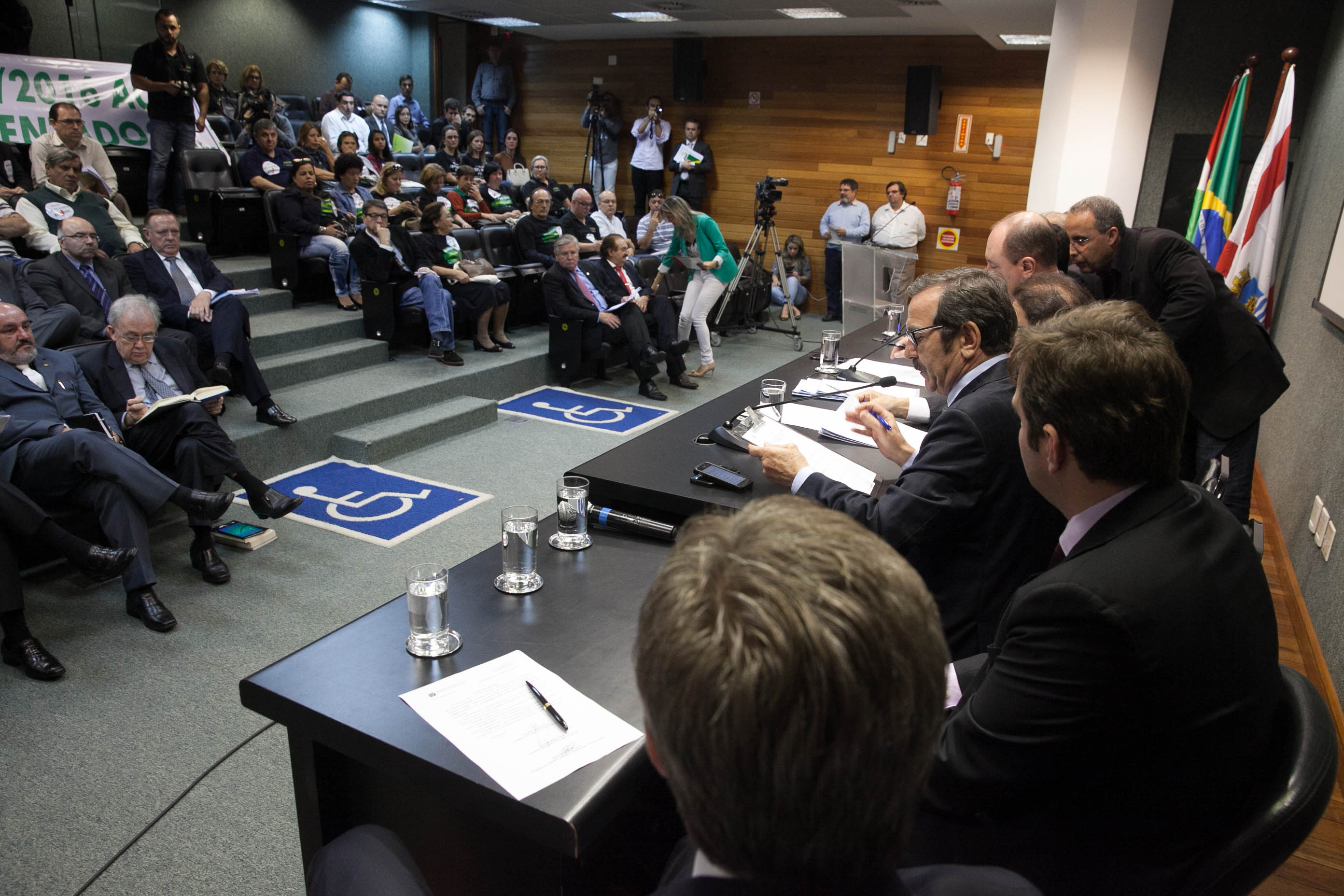 Comissão Conjunta: CCJ, Trabalho e Finanças