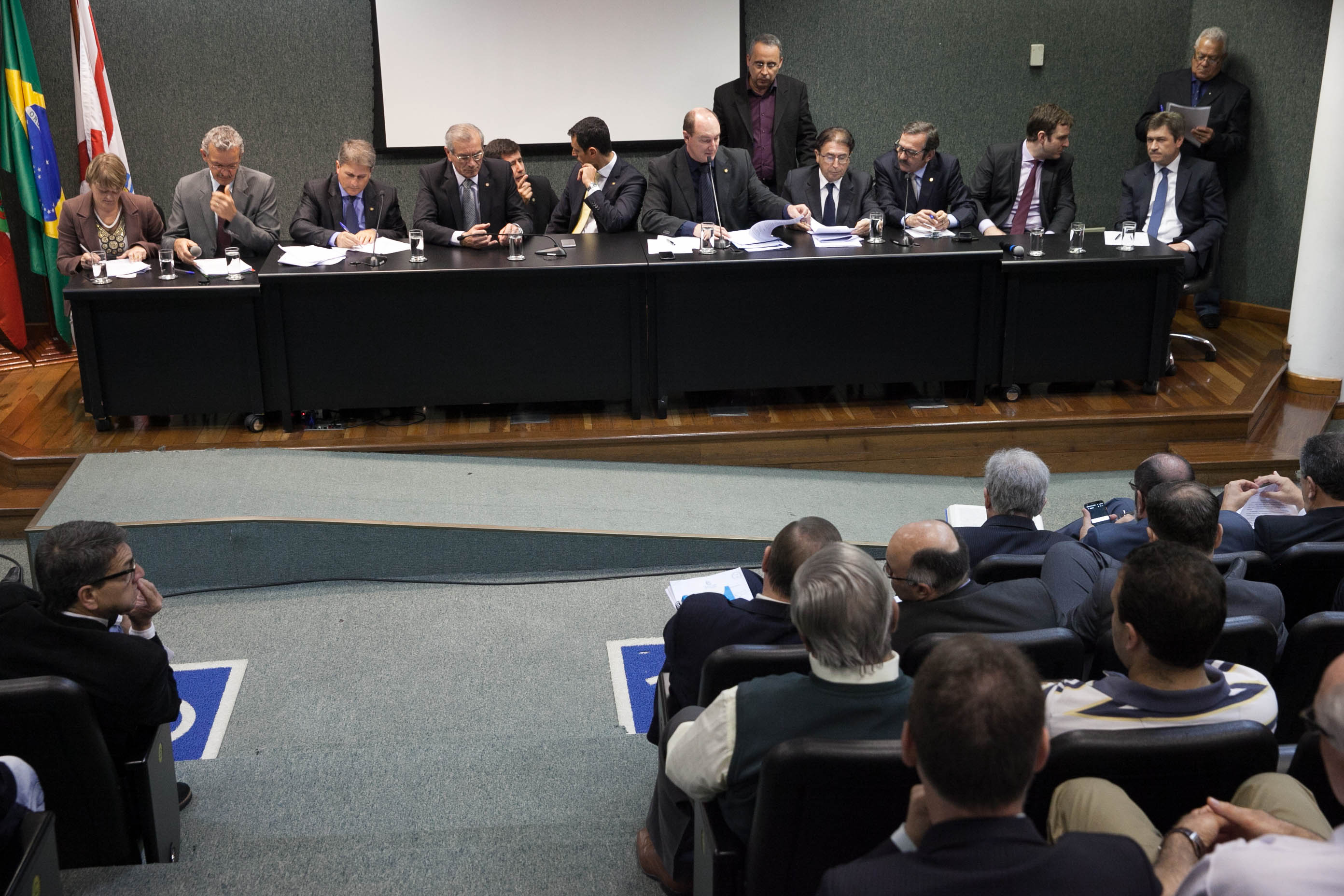 Comissão Conjunta: CCJ, Trabalho e Finanças