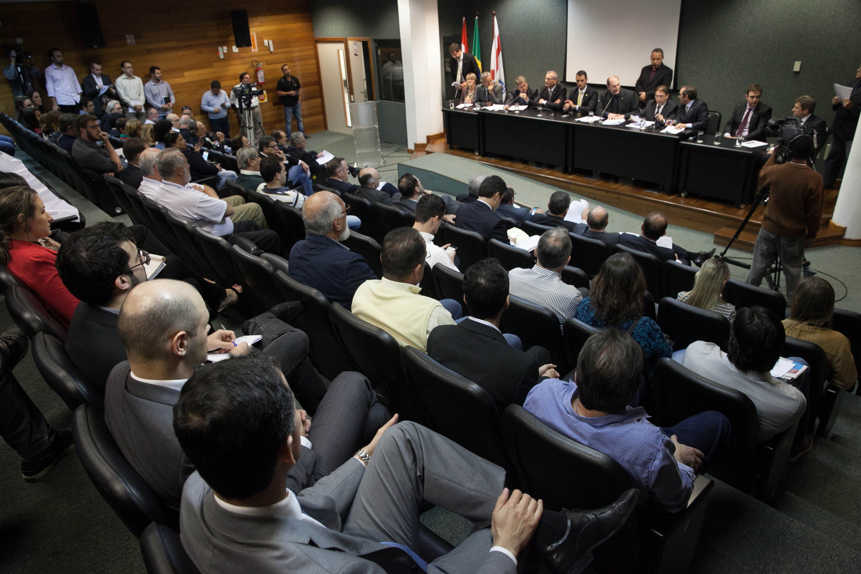 Comissão Conjunta: CCJ, Trabalho e Finanças