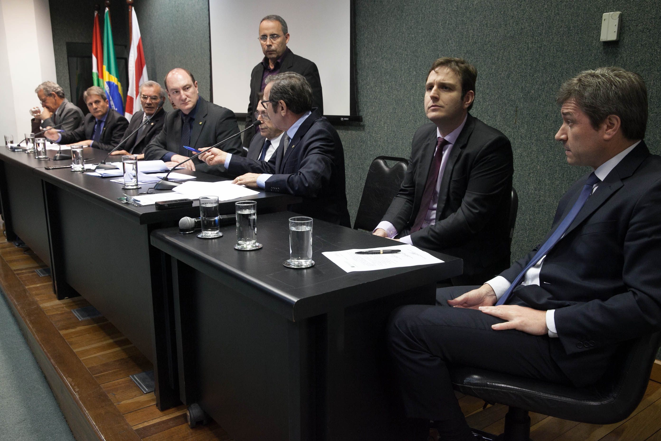 Comissão Conjunta: CCJ, Trabalho e Finanças