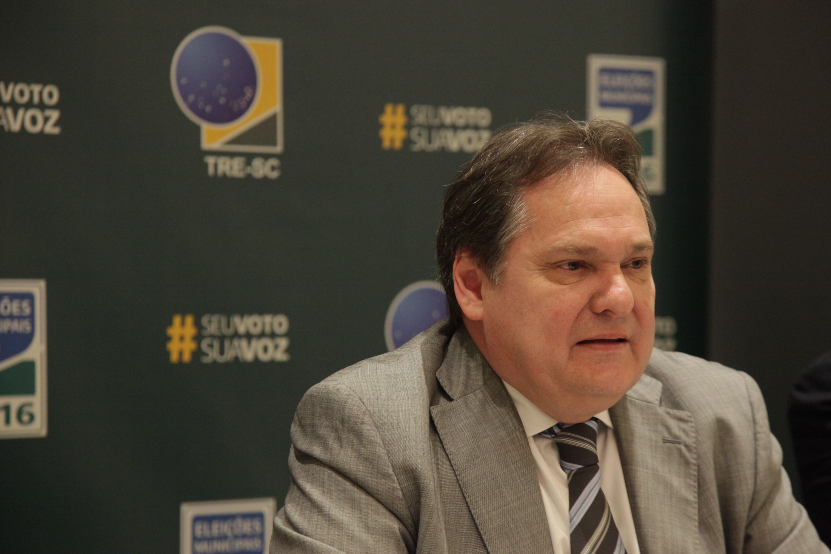 Presidente do TRE Desembargador Cesar Abreu
