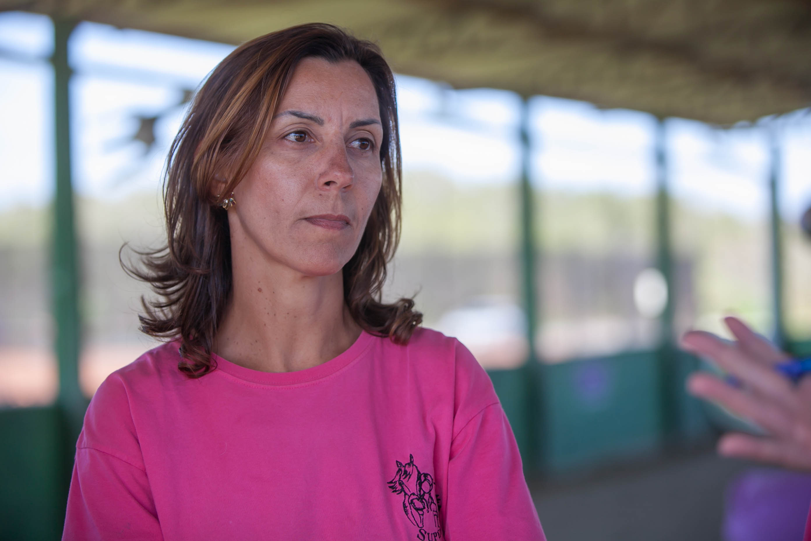 Pedagoga Luciane Poersch, profissional da Associação de Equoterapia e Reabilitação Superar - Equoterapia