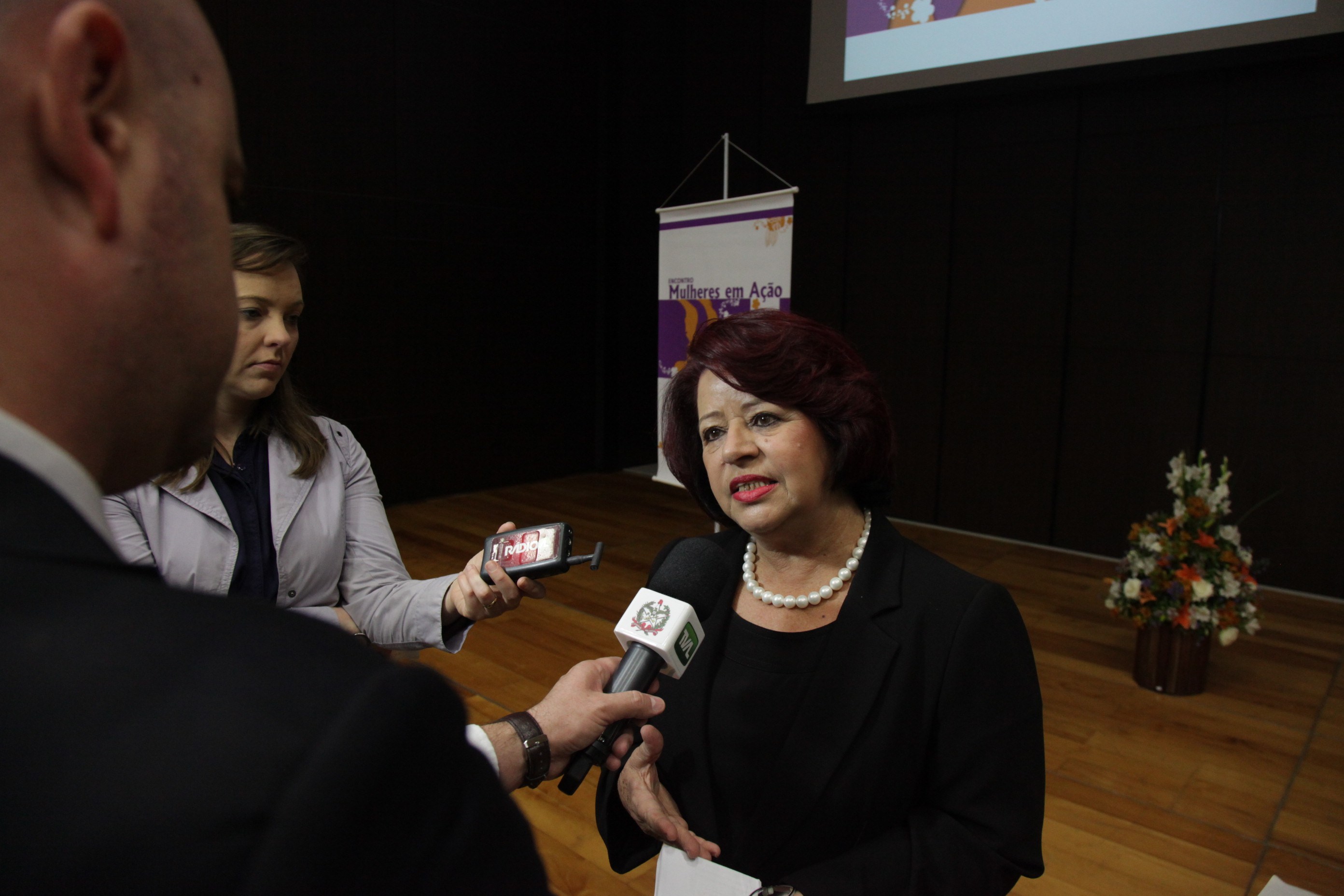 Encontro Mulheres em Ação.Célia Fernandes Coordenadora Estadual de Mulher
