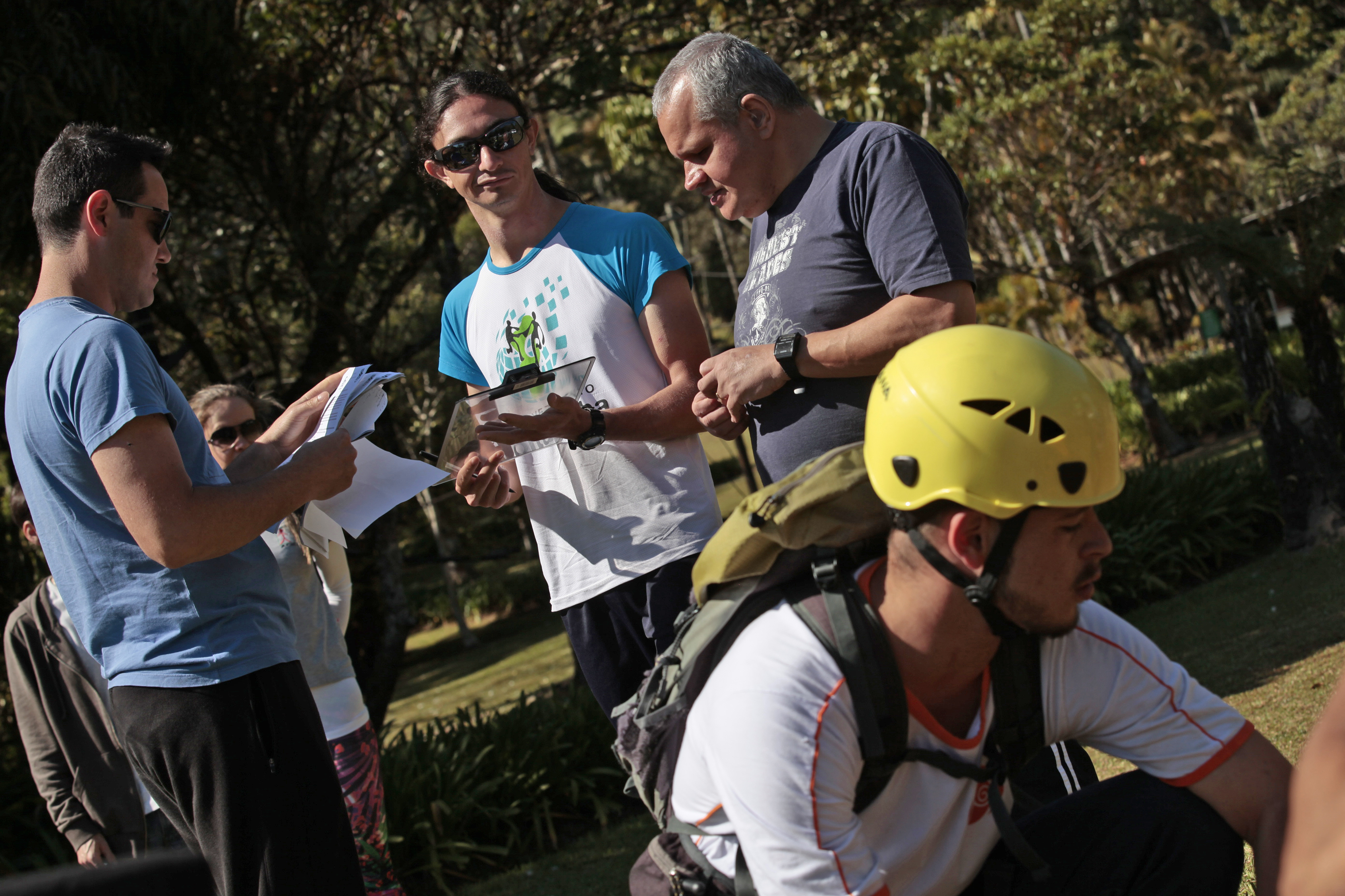 Acic Promove Prática de Arvorismo para Pessoas Cegas.