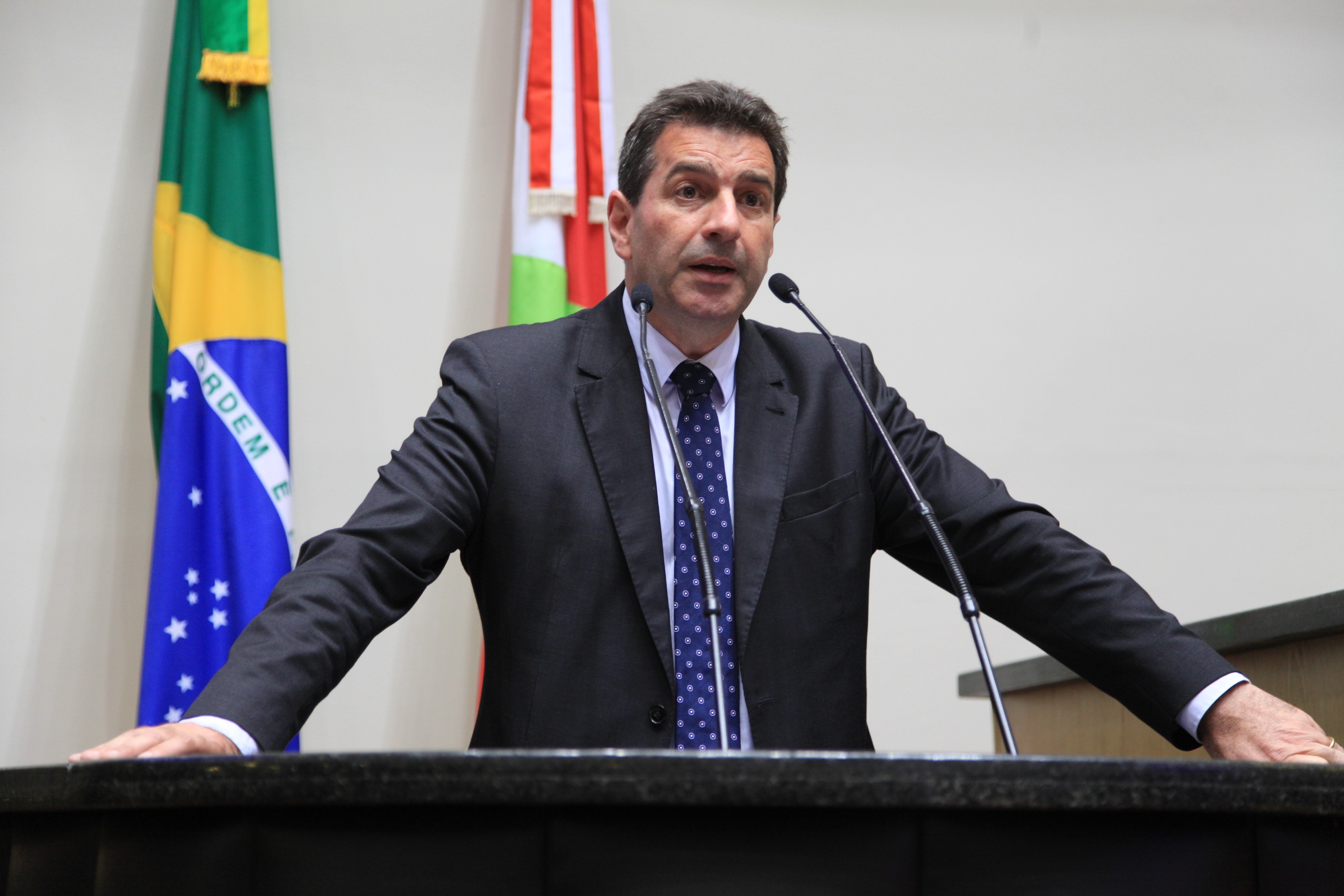 Sessão Ordinária. Deputado Valdir Cobalchini (PMDB).