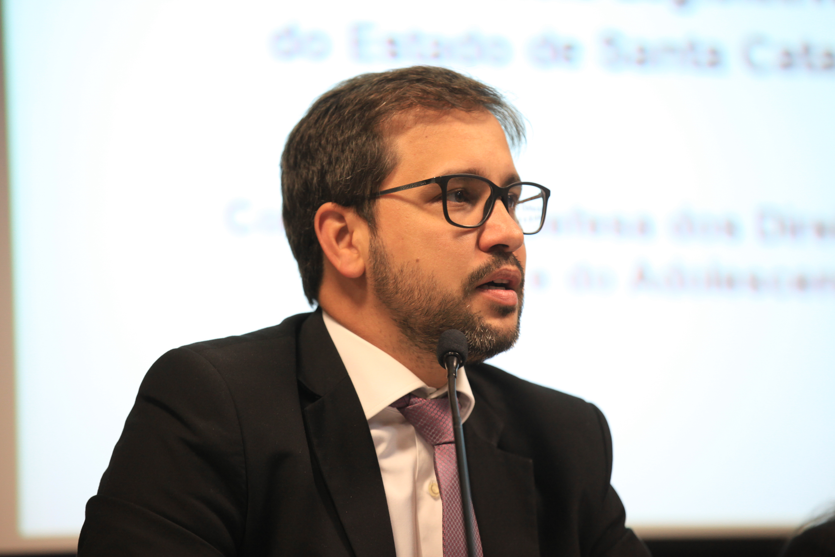 Dr. Ênio Gentil Vieira Junior, advogado da Infância e da Juventude do tribunal de Justiça de Santa Catarina.