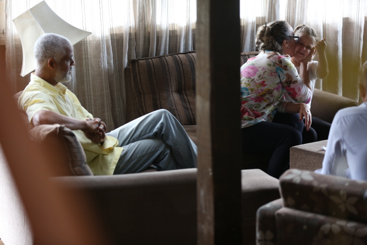 Casal de Florianópolis adota Vitória.