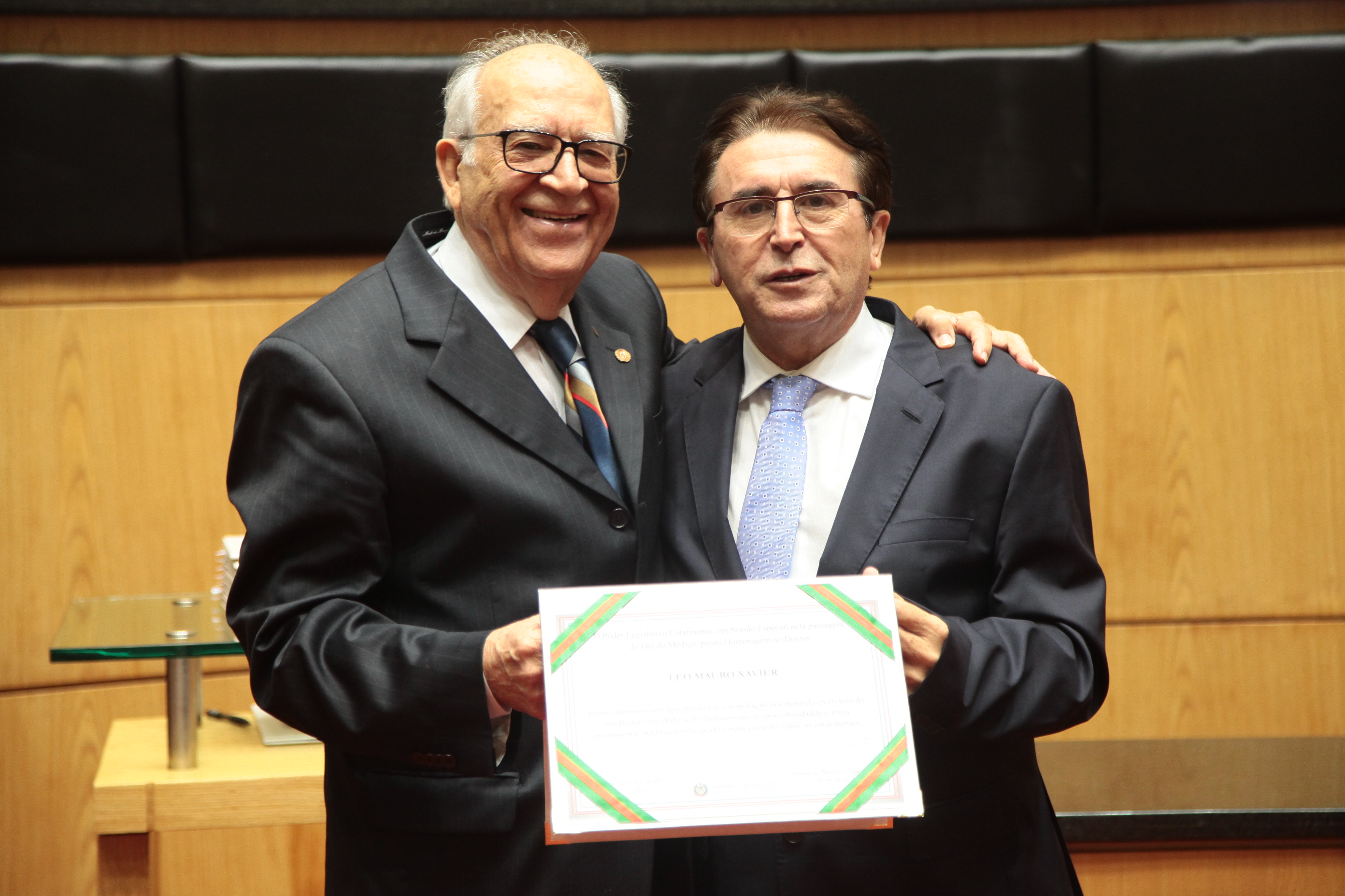 Homenageado Dr Leo Mauro Xavier - Sessão Especial ao Dia do Médico.