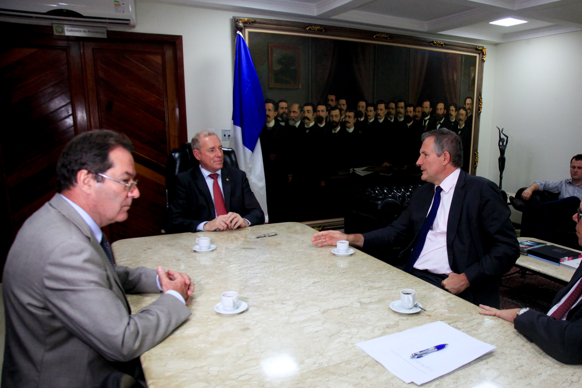 Visita do embaixador da França .