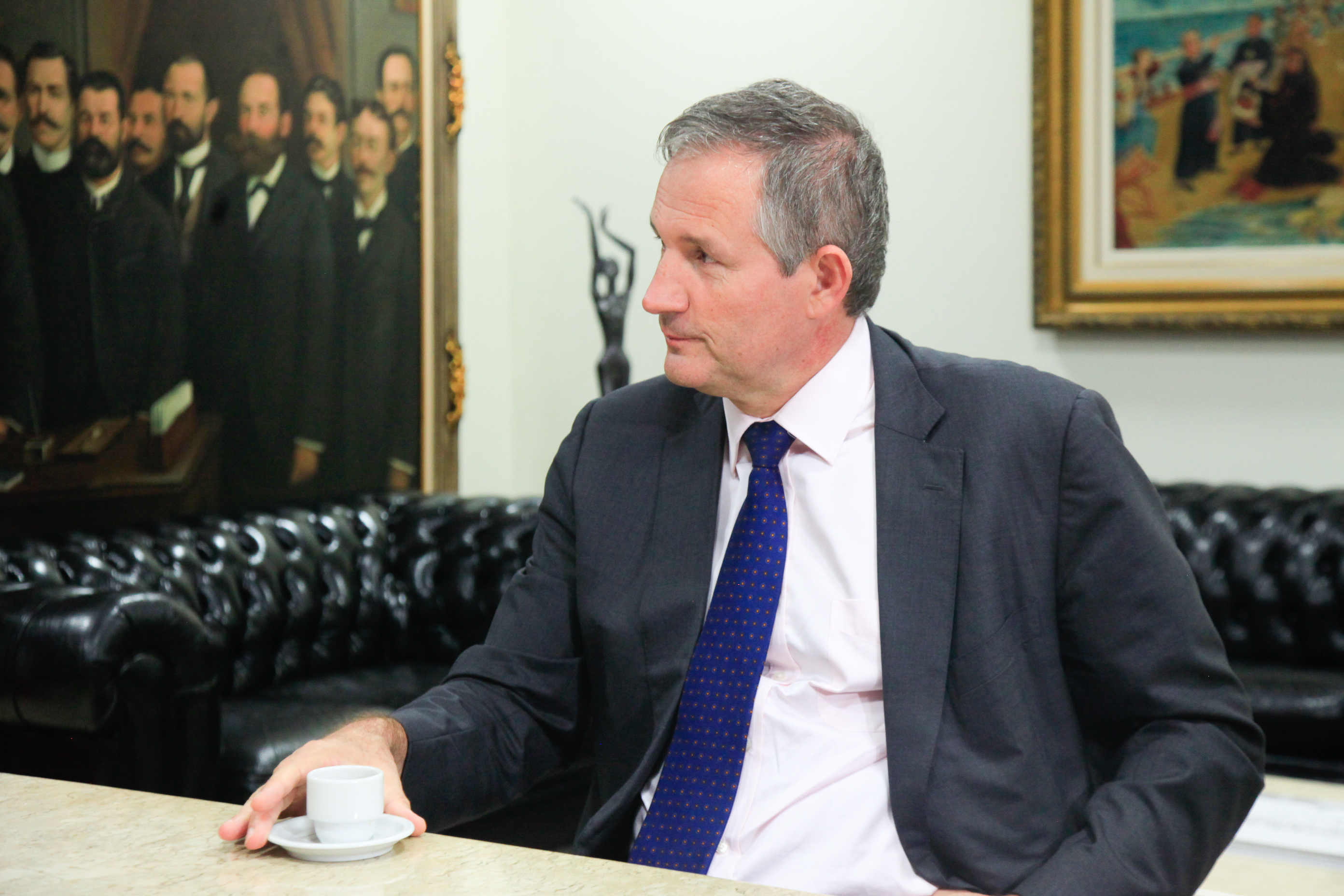 Visita do embaixador da França . Laurent Bili, embaixador da França.