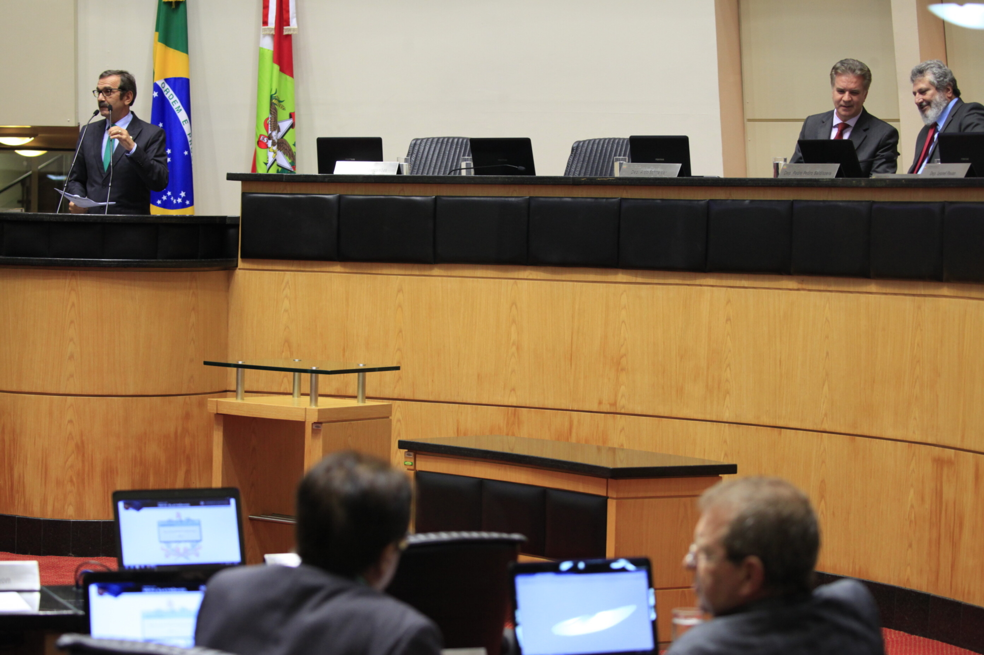 Reajuste para servidores do MP é aprovado em Plenário