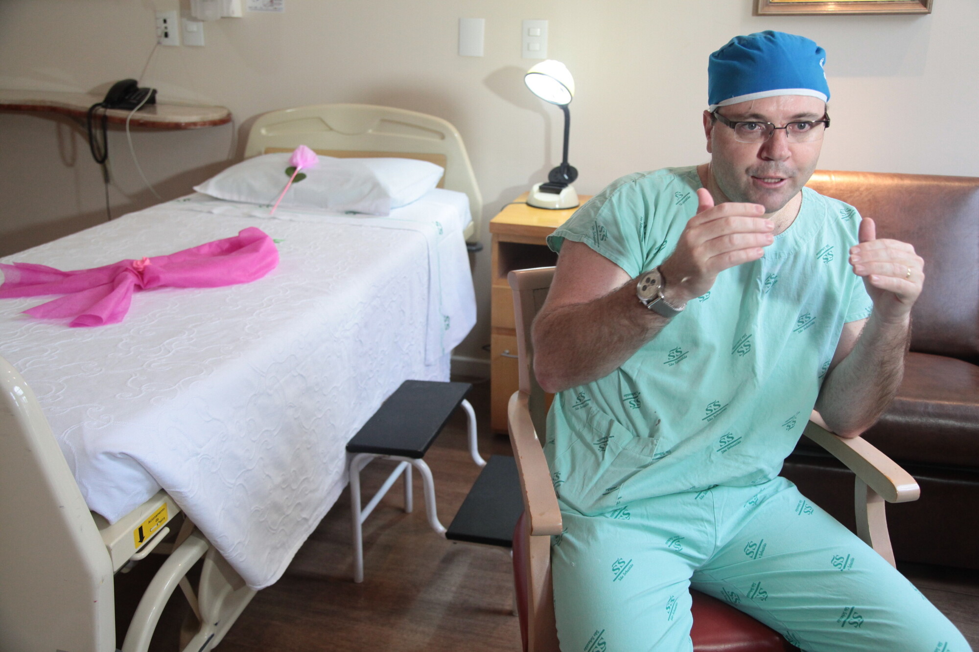 Cirurgião plástico Henrique Müller participa do mutirão pelo sexto ano consecutivo