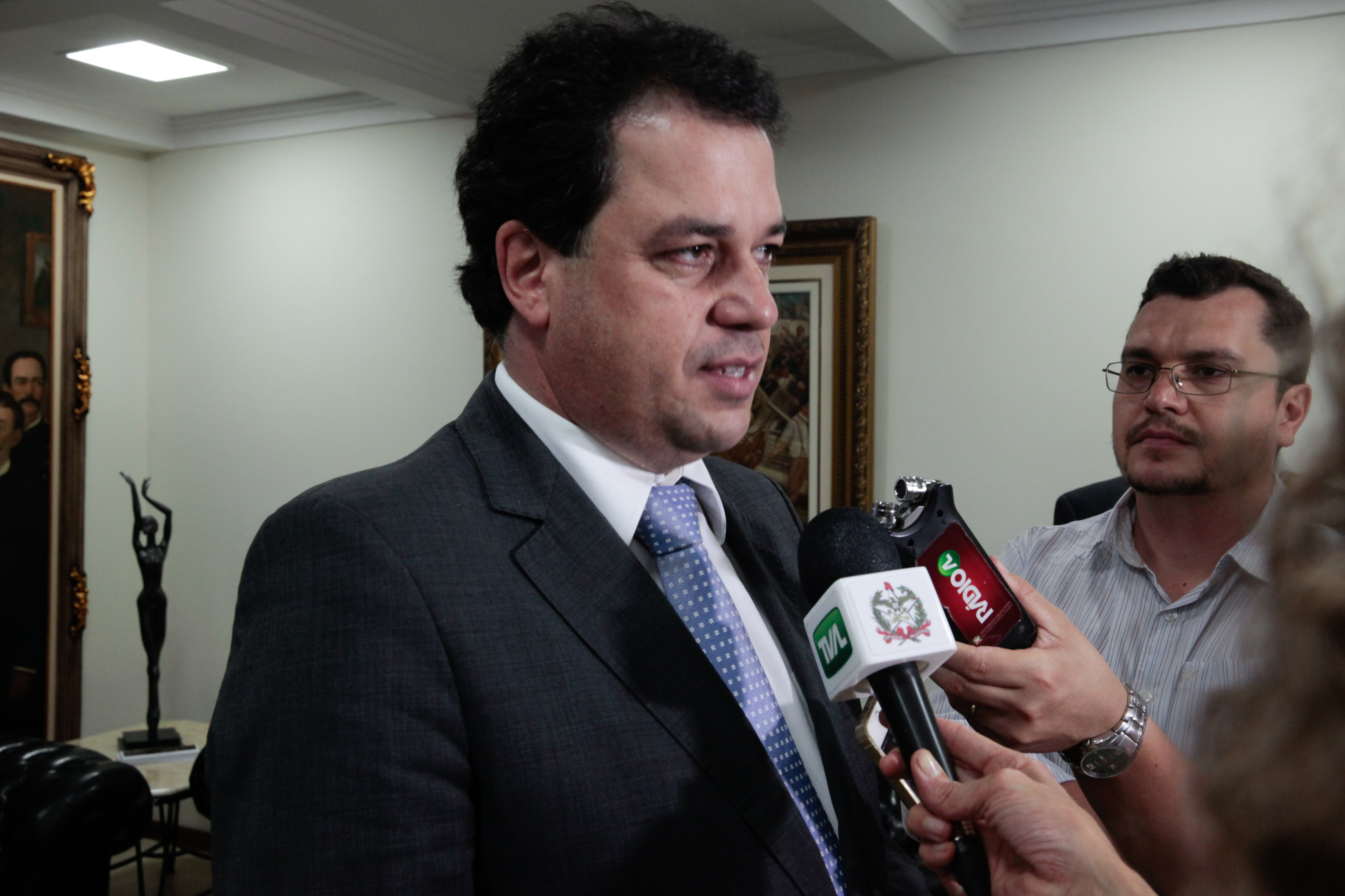 Comitiva chinesa visita parlamento. Deputado Rodrigo Minotto (PDT).