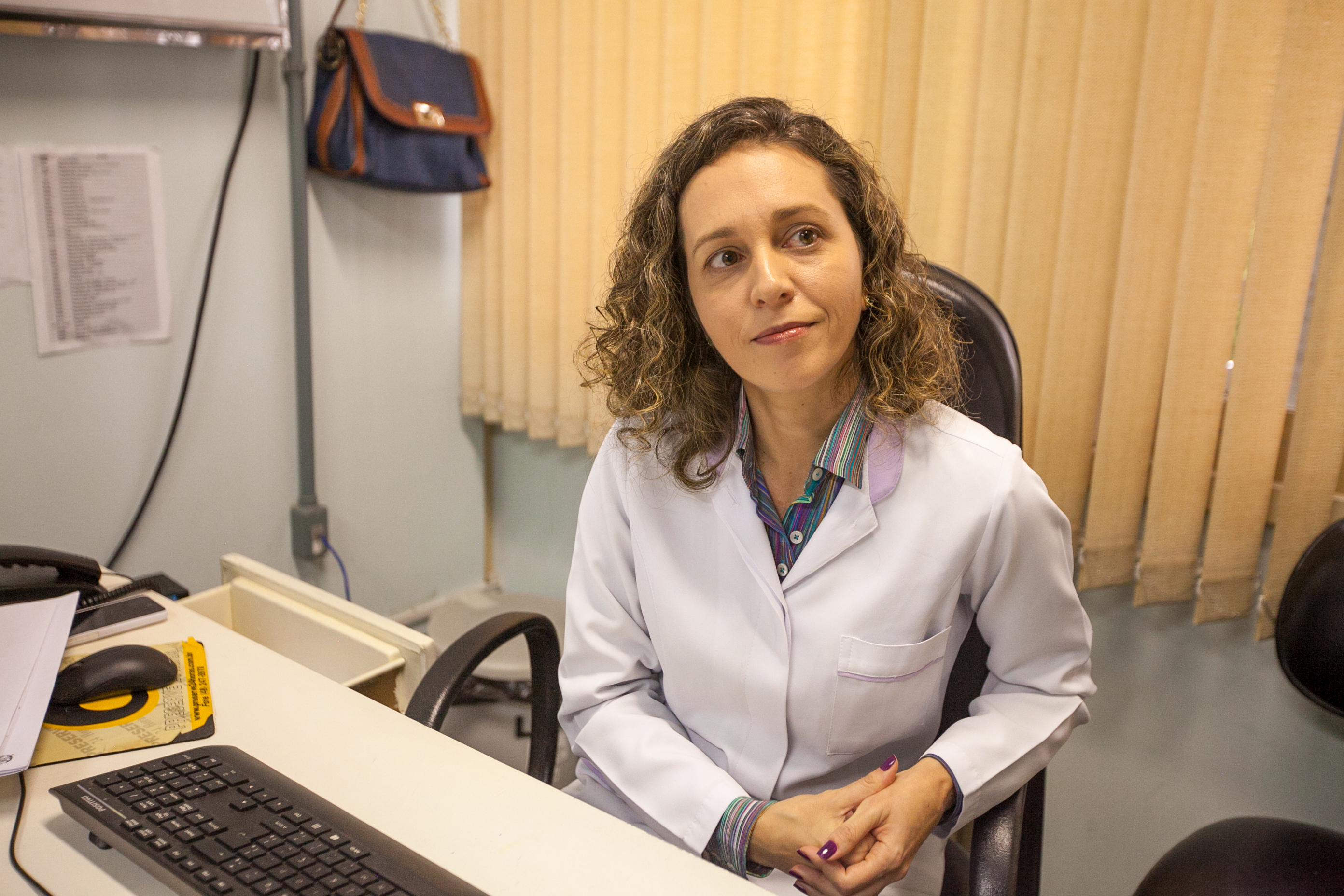 Cristiane Carqueja, Médica Especialista em Medicina Física e Reabilitação - Toxina Botulínica é Aplicada Gratuitamente pelo Centro Catarinense de Reabilitação.