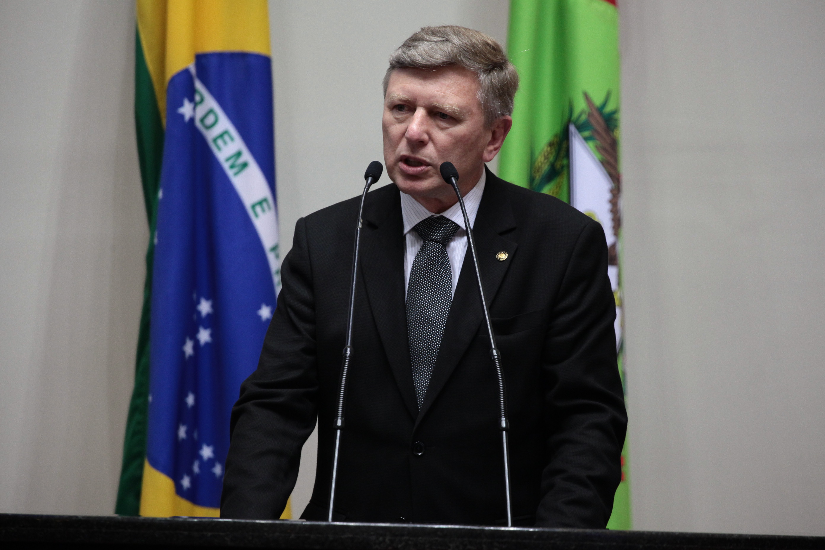 Sessão Ordinária. Deputado Milton Hobus (PSD).