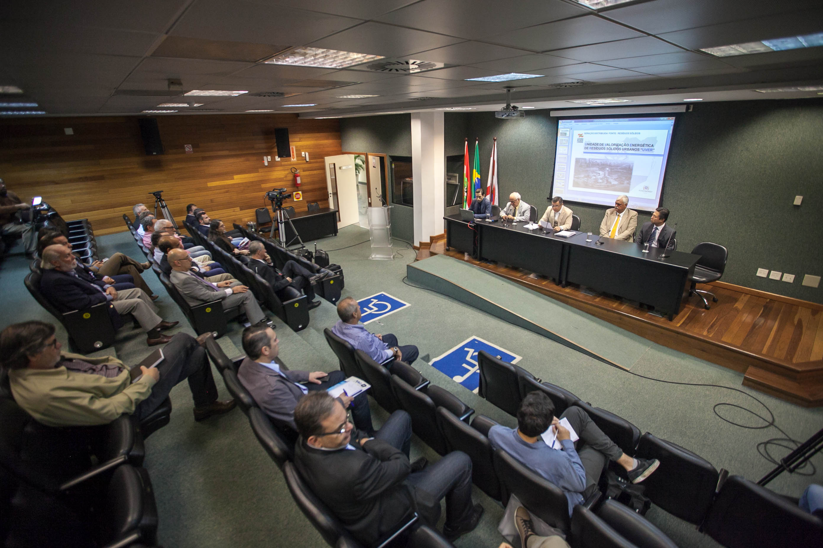 Prefeitos discutem sobre a Reciclagem de Lixo e Geração de Energia