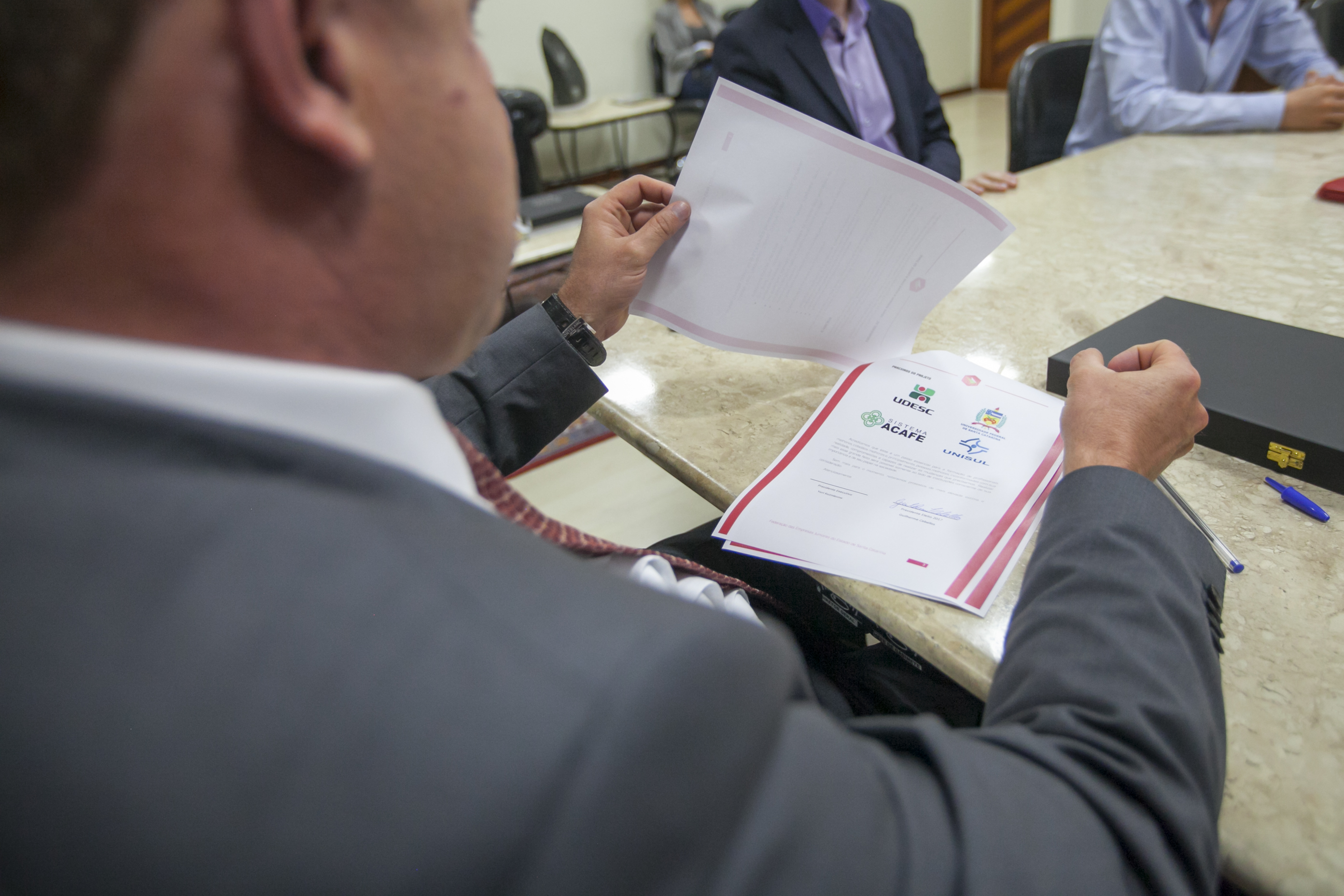 Membros da FEJESC agradecem o apoio da ALESC para a realização do JEWC