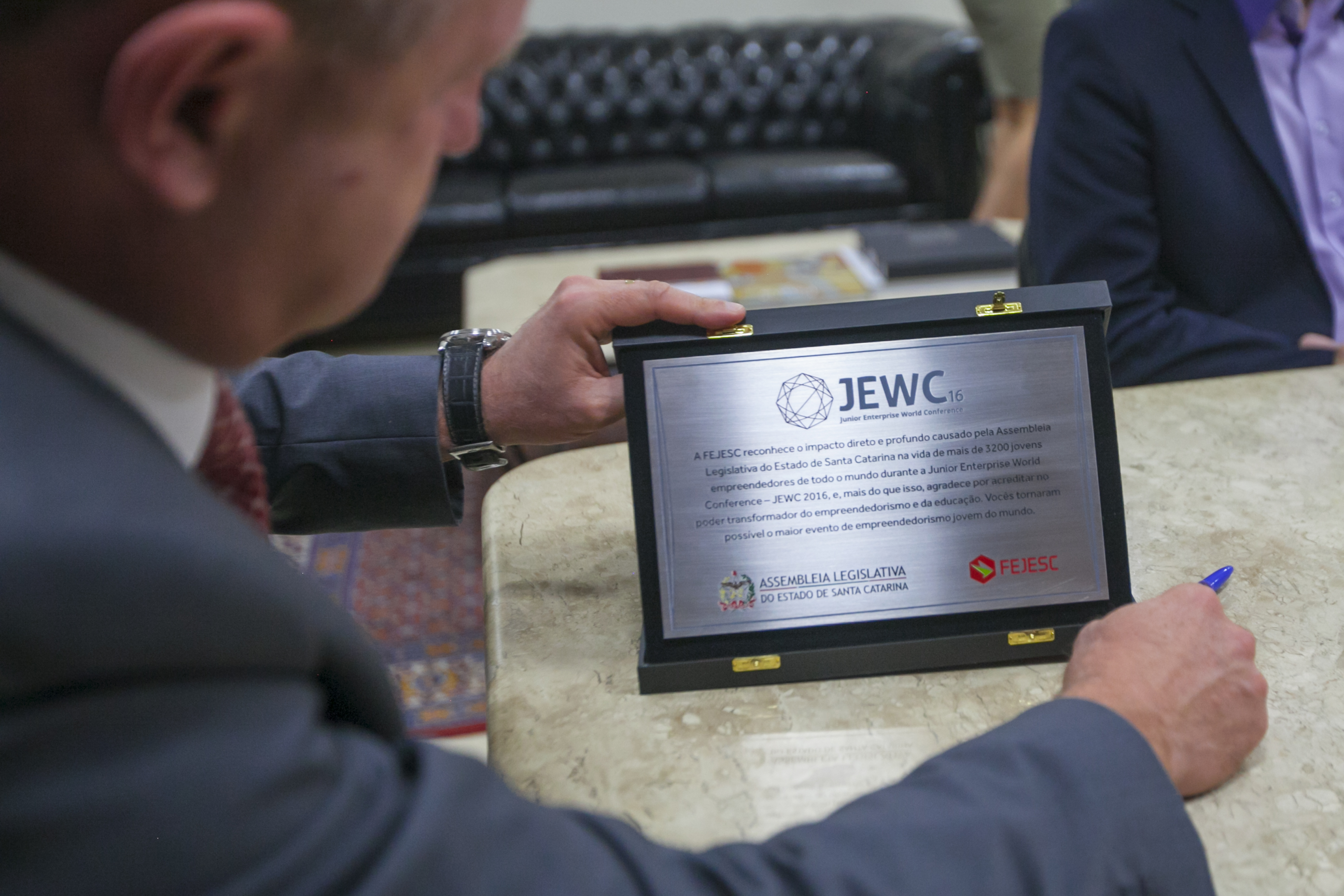 Membros da FEJESC agradecem o apoio da ALESC para a realização do JEWC